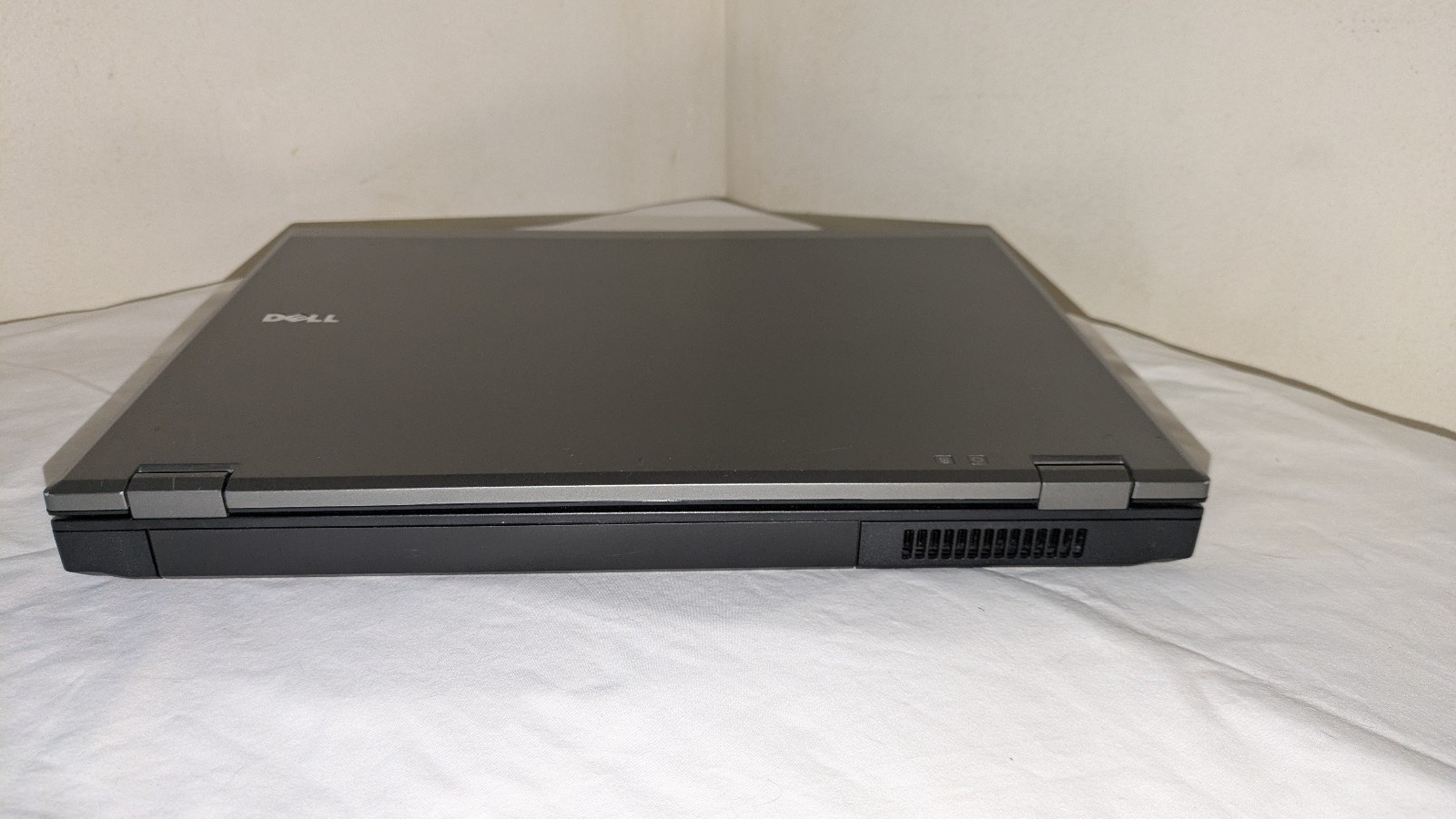 Dell Latitude E5410 Laptop 14″ Intel i7-620M 2.67GHz 4GB RAM 320GB HD Windows XP