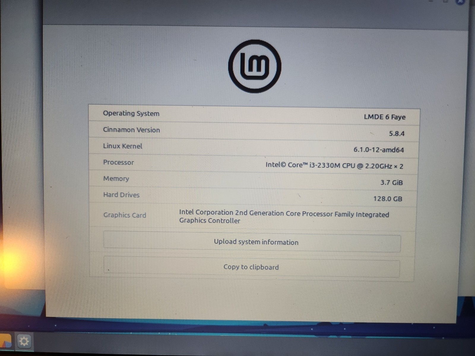 Dell Vostro V131 / Intel i3-2330M / 4GB RAM / 128GB SSD