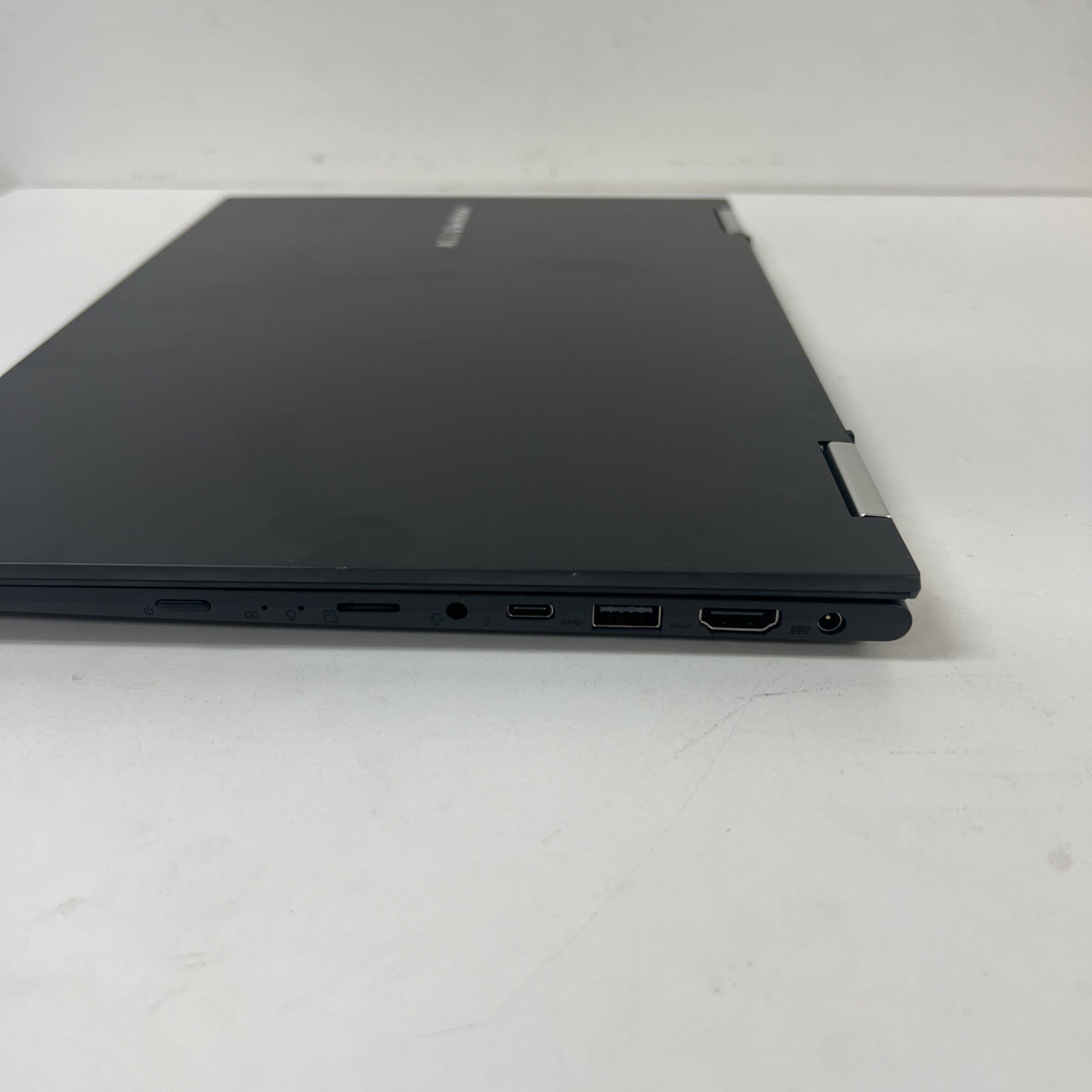 ASUS VivoBook Flip 14 | 14″ Touchscreen | 4GB Ram | 128SSD | Free Shipping!