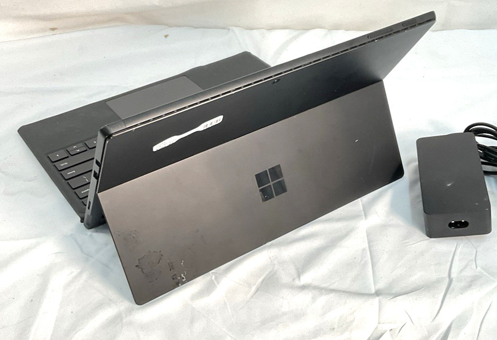 Microsoft Surface Pro 6 1796 Tablet / i5-8350U 256SSD 8GB Ram Windows 11 Home