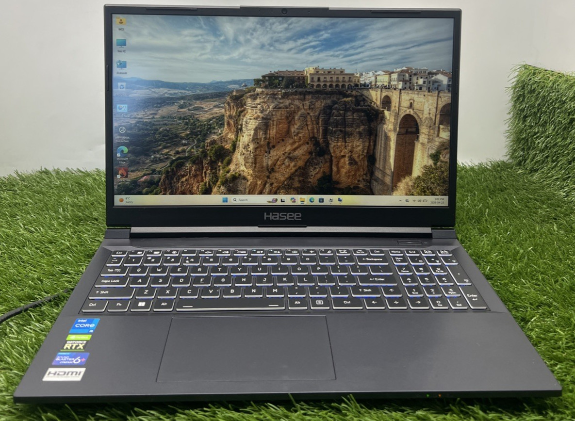 Hasee CV15Slaptop 15″FHD i5-12450H@2.0Ghz 8GB RAM 256GB SSD Win11 NVIDIA RTX3050