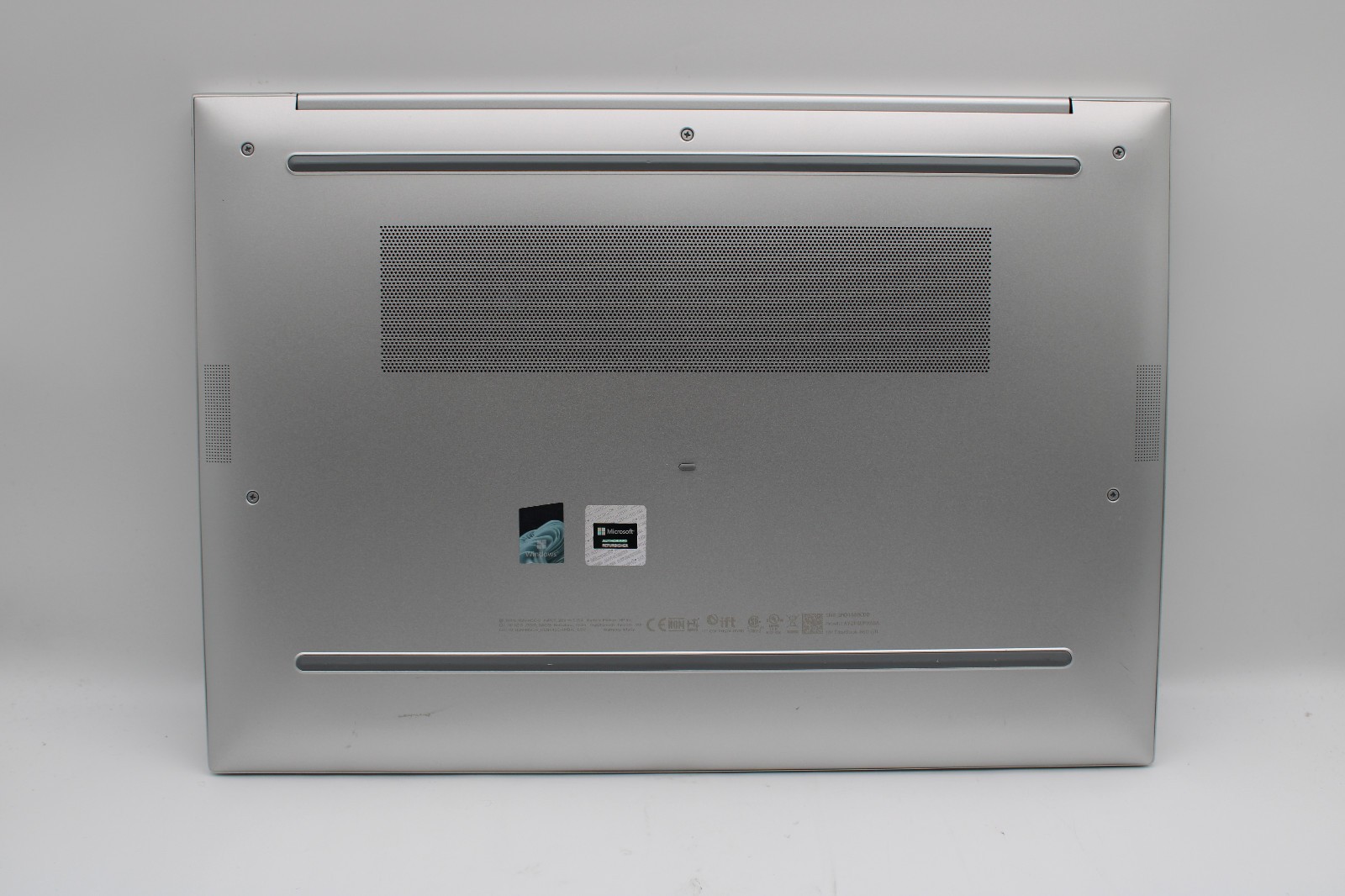 HP EliteBook 860 G11 Ultra 5 135U @ 1.6 GHz 48GB DDR5 1TB SSD W11Home *WTY