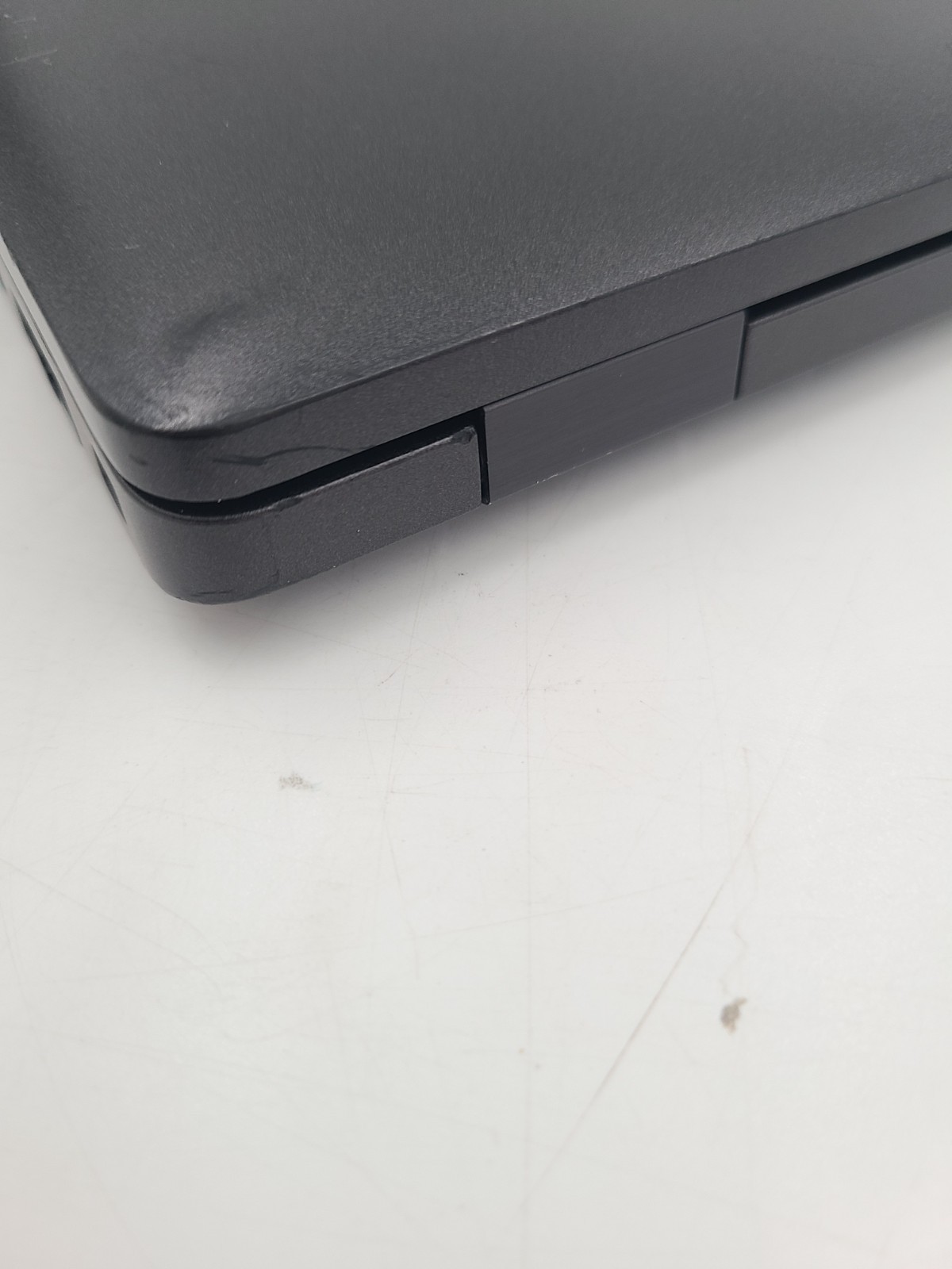 Dell Latitude 5500 i5-8265U 1.60GHz 8GB Ram 256GB SSD Win 11 Pro
