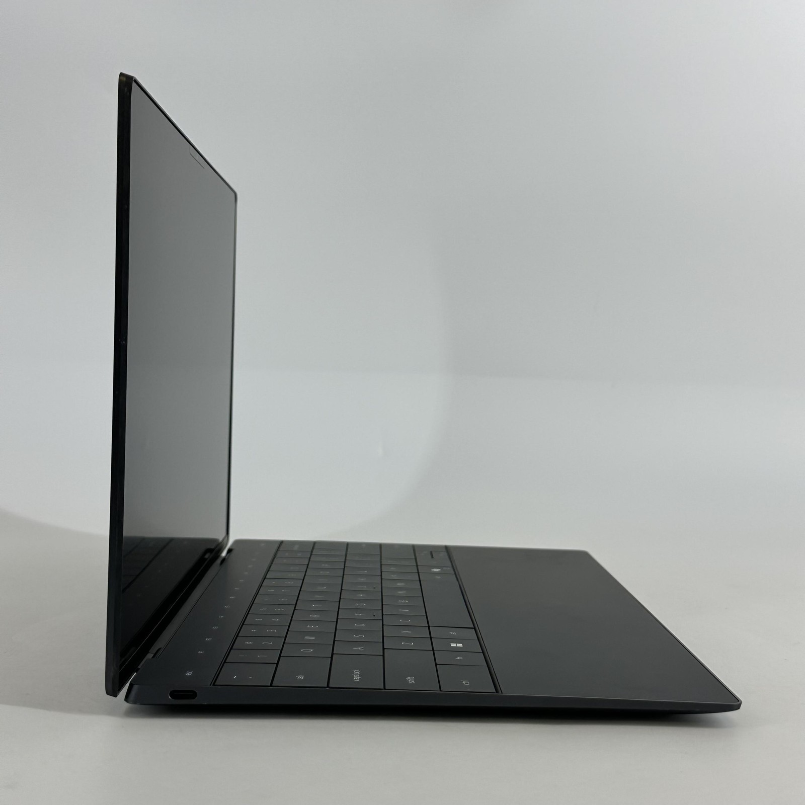 Dell XPS 13 9350 Black FHD+ 2.2 GHz Ultra 7 256V 16GB RAM 512GB SSD Very Good