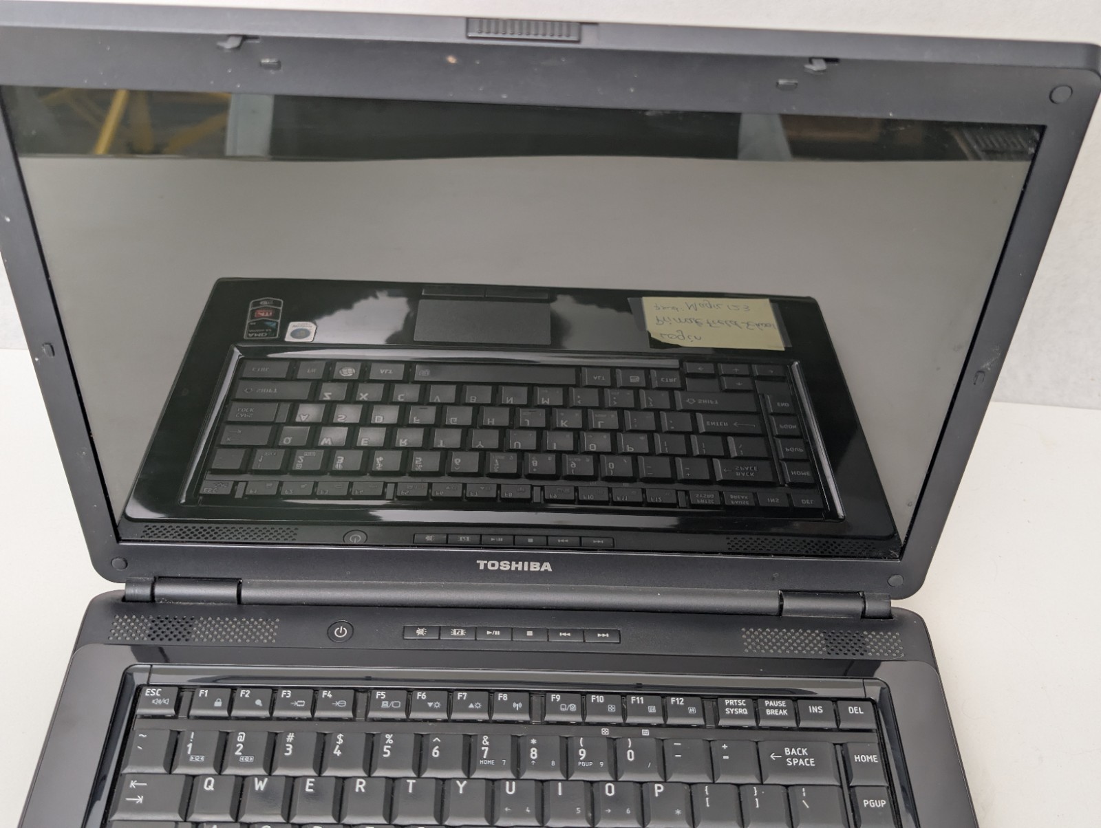 Toshiba Satellite L305D-S5874 4GB RAM 160GB HDD AMD Athlon X2 64 WIN10