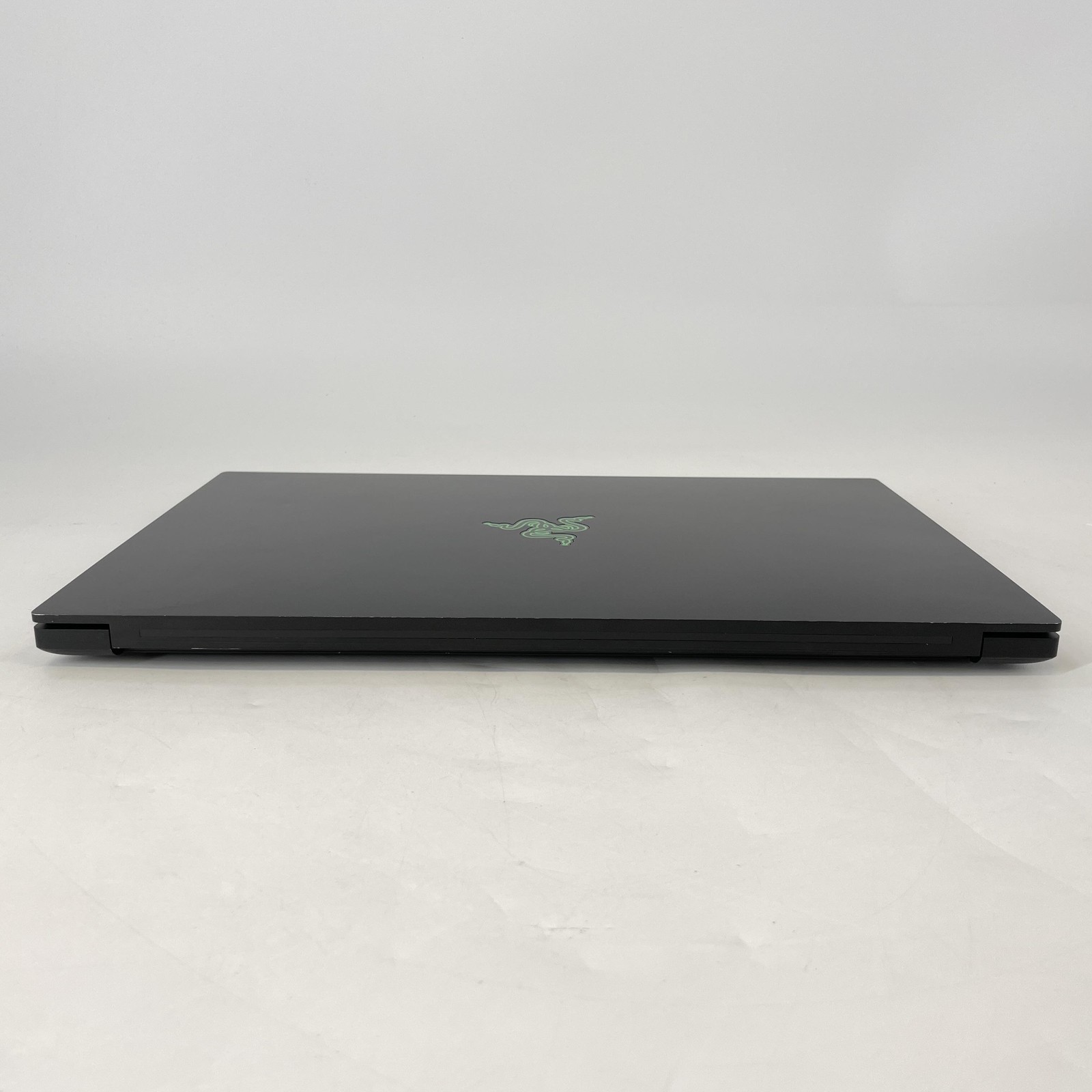 Razer Blade 15 Advanced 300Hz FHD i7-10875H 2.3GHz 16GB 1TB RTX 2080 Super Max-Q