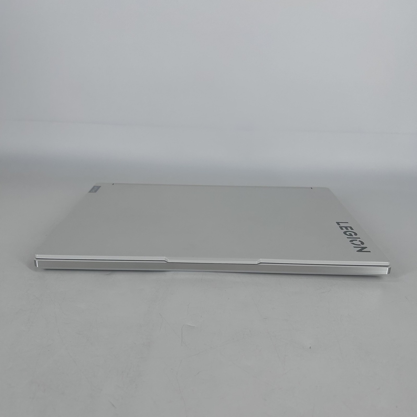 Lenovo Legion 7i Gen 9 16 240Hz QHD+ 2.2 GHz i9-14900HX 32GB 1TB SSD RTX 4070