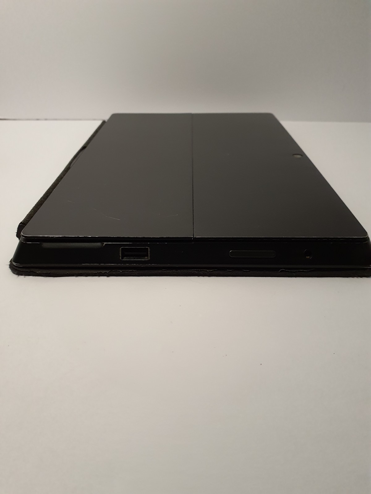 Microsoft Surface Pro 2 1601 10.6in (128GB SSD, Intel Core i5-4300U, 1.90…