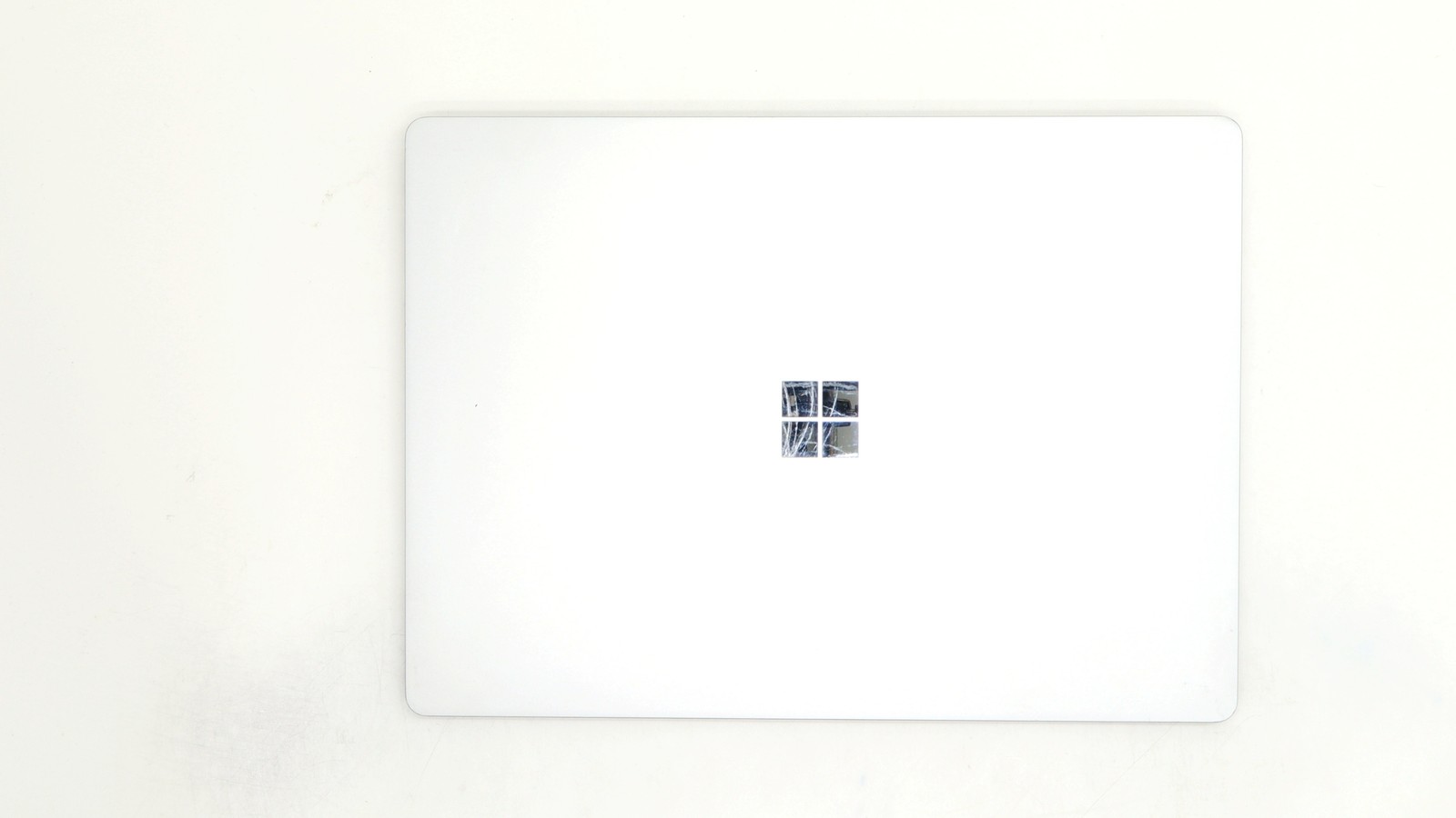 Microsoft Surface Laptop 14″ i7-7660u 16GB 512GB – Fair READ DESC