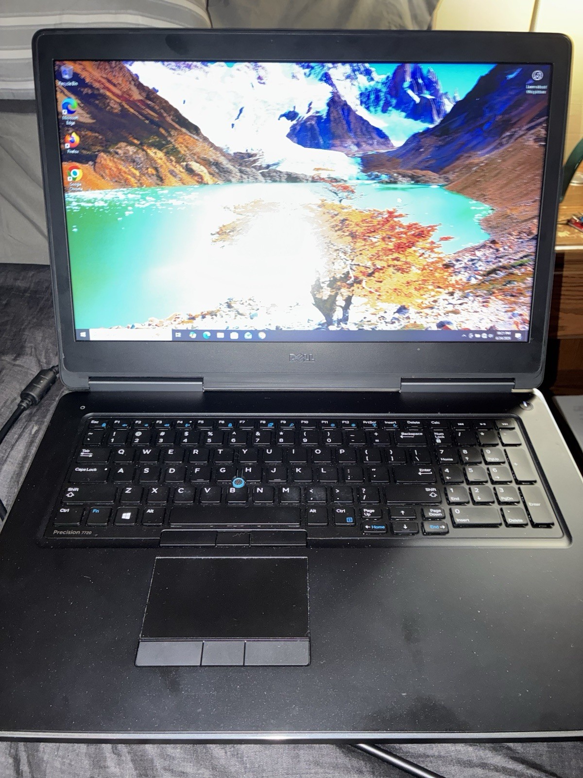 Dell Precision 7720 17.3” i5-7440HQ 8GB RAM 500GB HDD Quadro M1200 Win 10