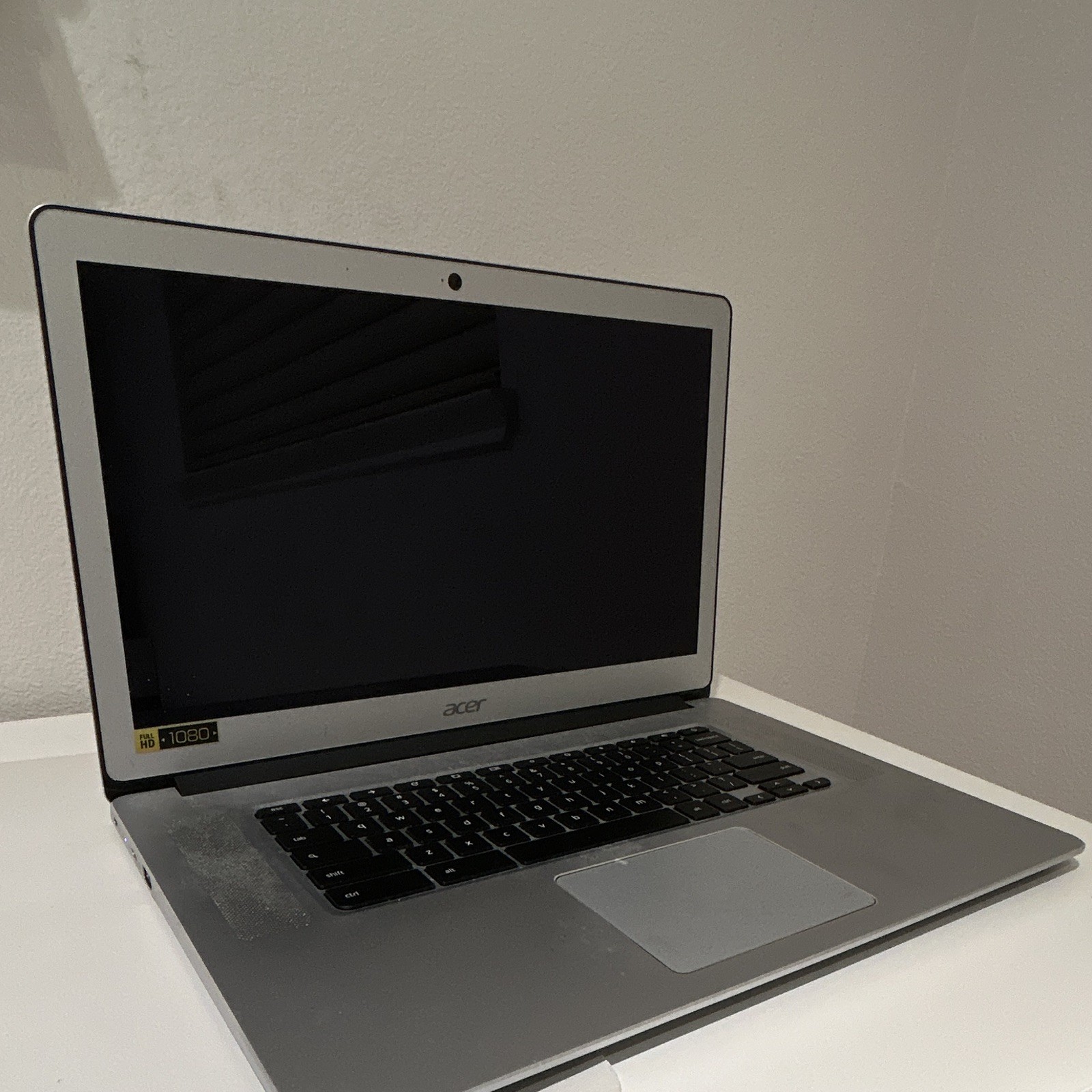 Acer Chromebook 15 15.6″ Silver Intel Celeron 4GB RAM 32GB eMMC (with charger)