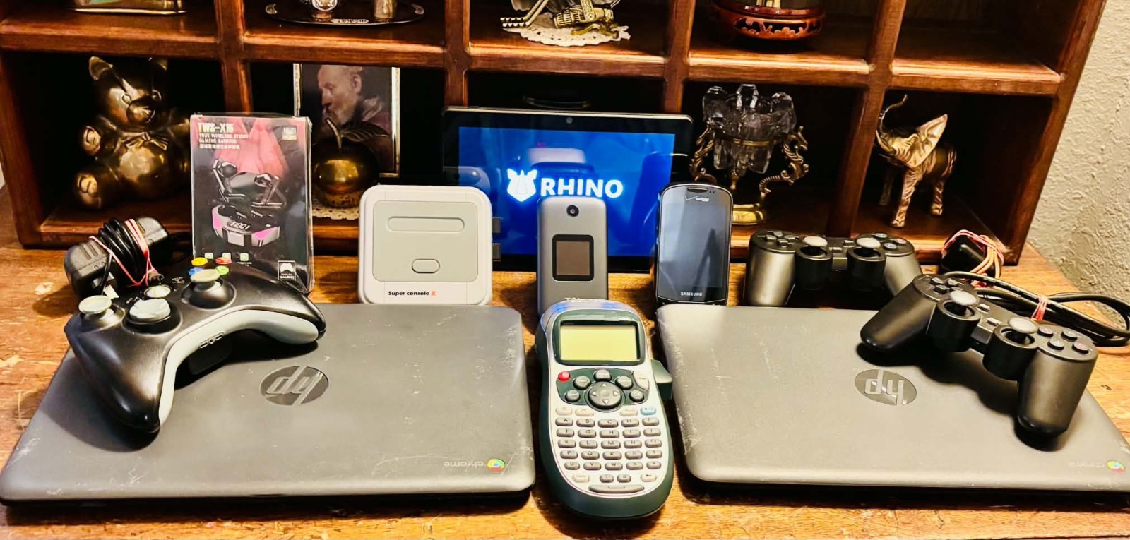 Working Tech Lot: 2 HP Chromebooks, Retro Console, Tablet, Phones, Label Maker