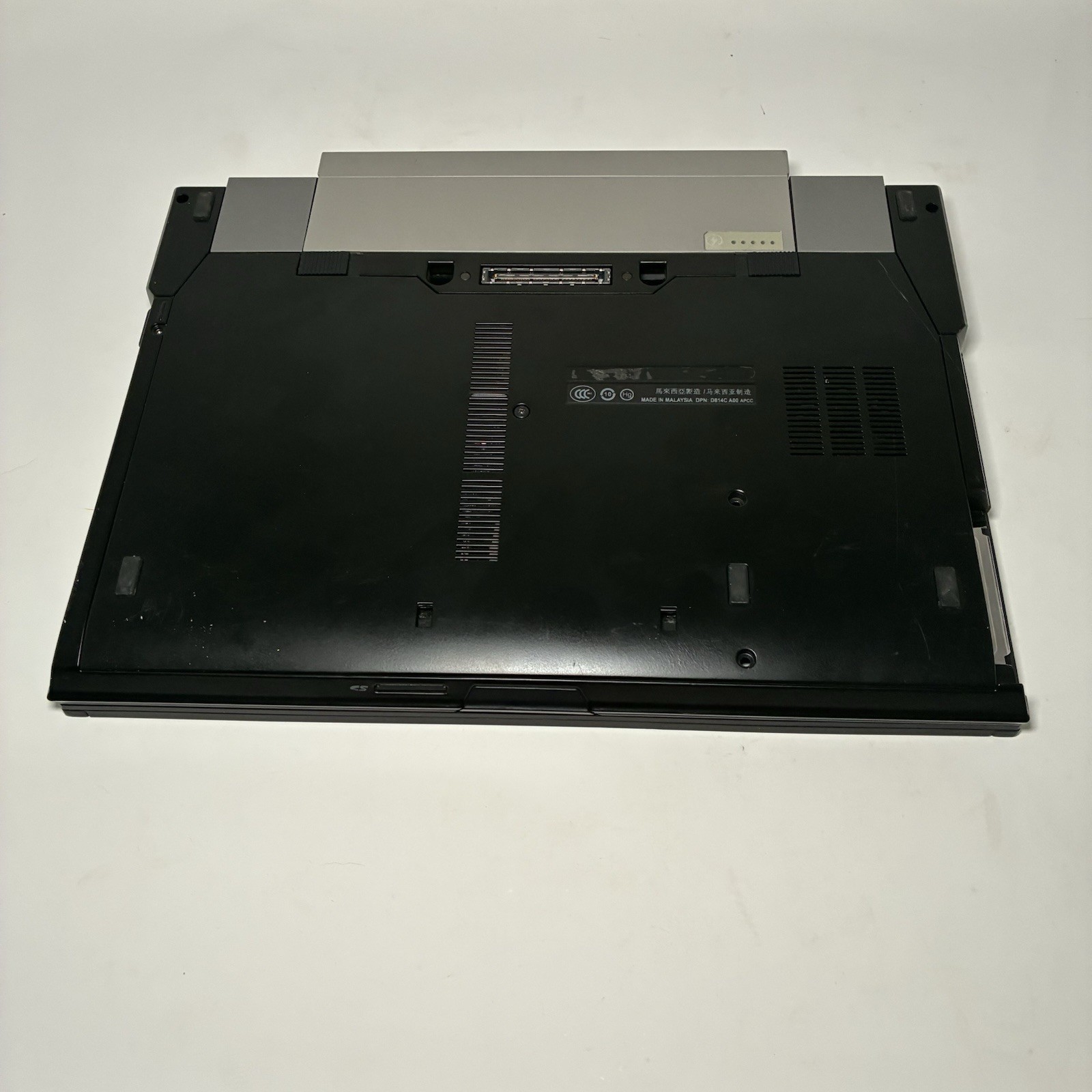 Dell Latitude E6400 Intel Core 2 Duo P8600 2.4GHz 3GB NO HDD Boots To Bios AS-IS