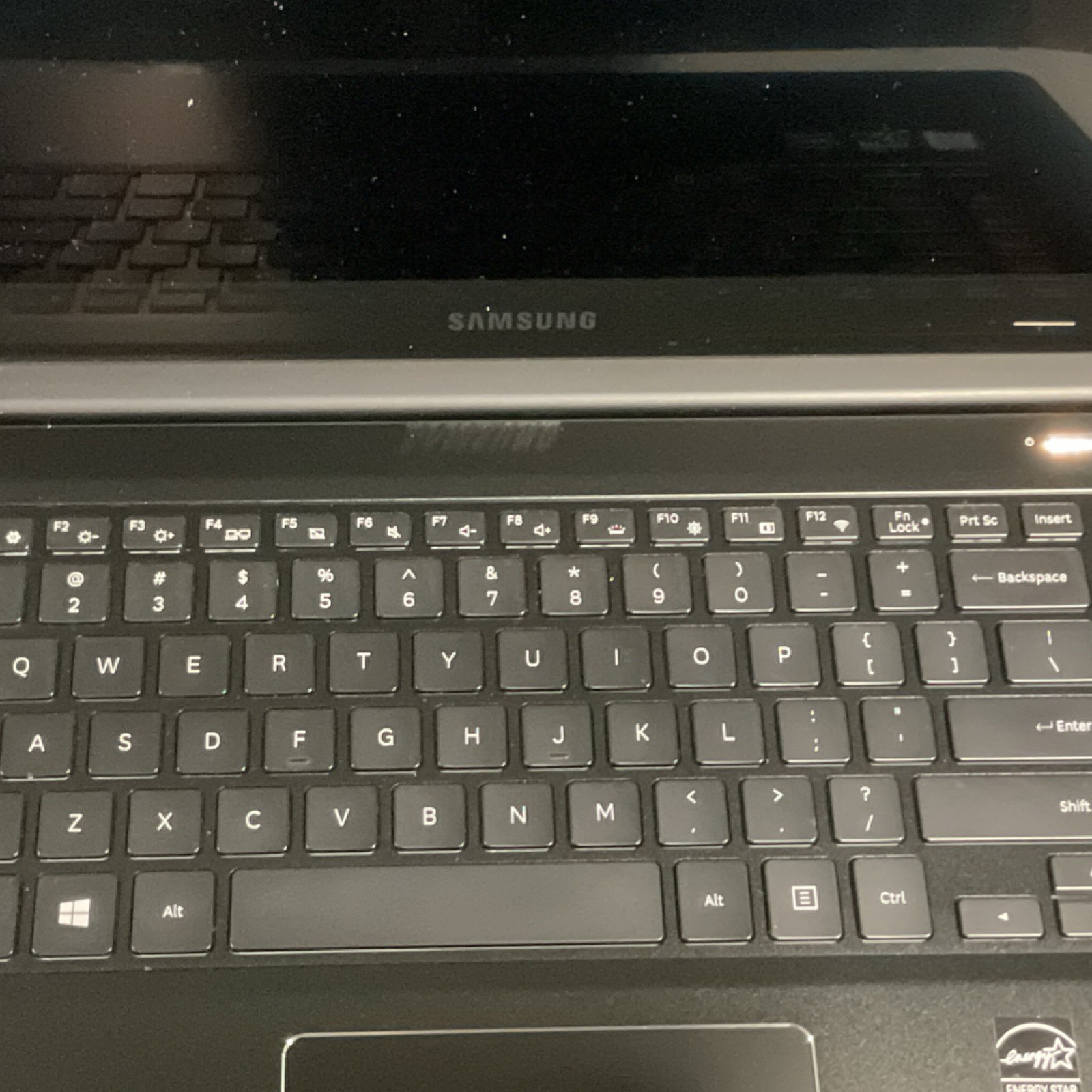 Samsung NP940Z5L Notebook 15.6″ Intel i7 8GB 256GB SSD GTX 950M Black w/ Charger