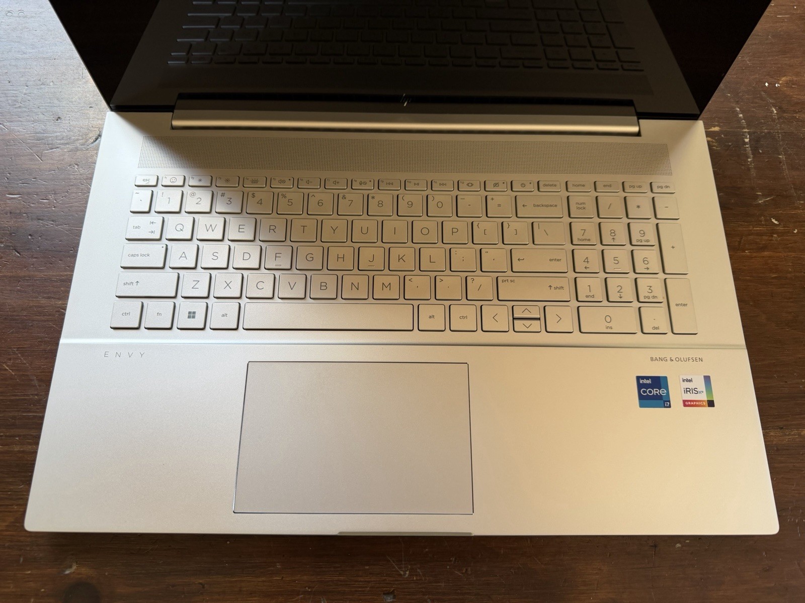 HP ENVY 17-cr0747nr 17.3″ Touch i7-1260P 16GB RAM 512GB SSD Silver
