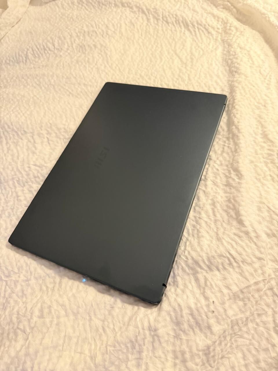 MSI Laptop – Ryzen 5 CPU, 8GB RAM (Expandable), 512 SSD, Pristine Condition