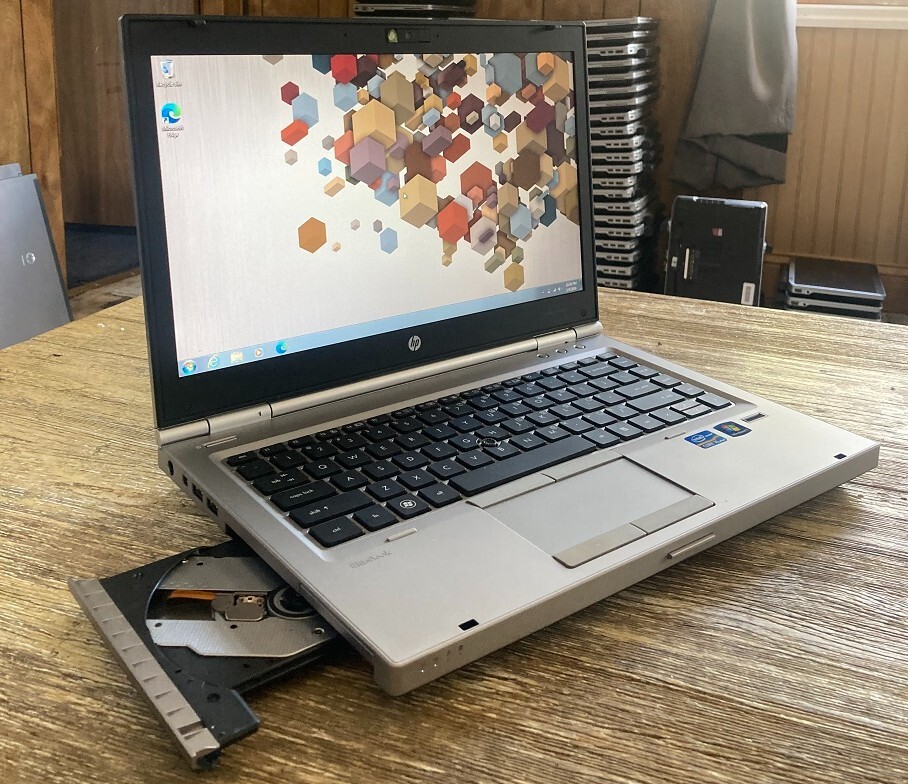 14.1″ HP Elitebook 8470p Laptop Windows 7 Pro Intel i5 2.5ghz 4gb 250gb DVDRW