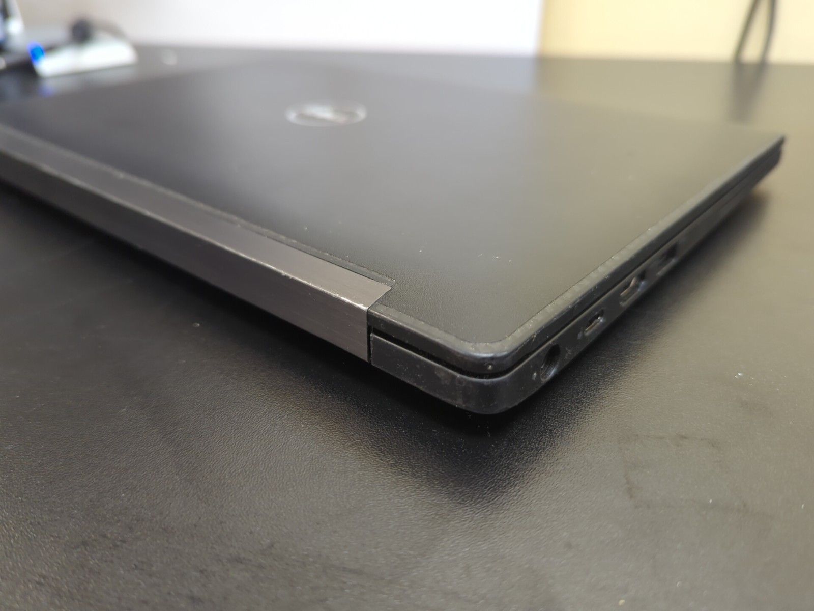 Dell Latitude 7280 12.5″ i5-7300U No RAM/SSD For Parts – Read Description