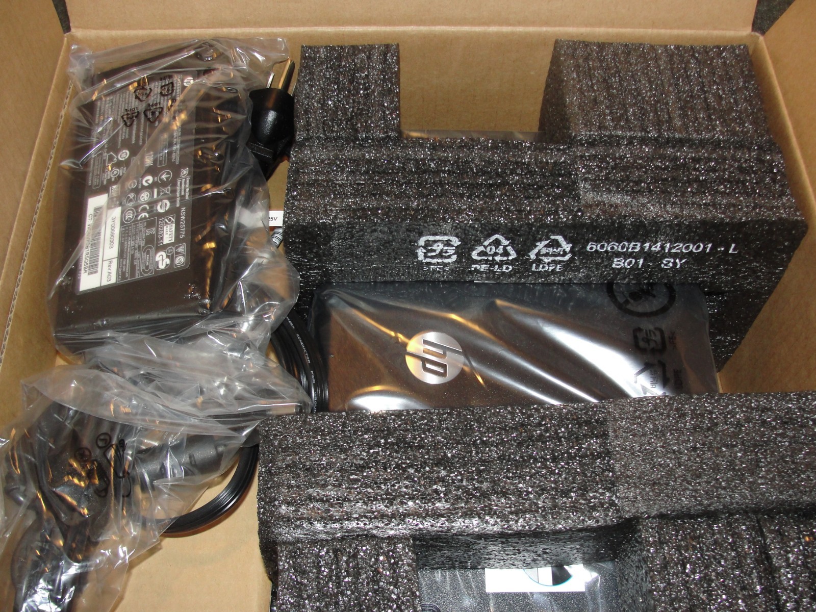 HP 120W Advanced Docking Station ; A7E36AA#ABA