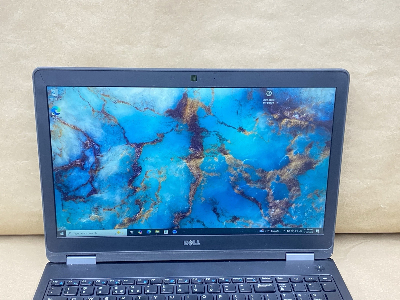 Dell Latitude E5570 – 15.5″ FHD – i5-6300U – 8GB – 256GB SSD – Win 10 Pro – READ