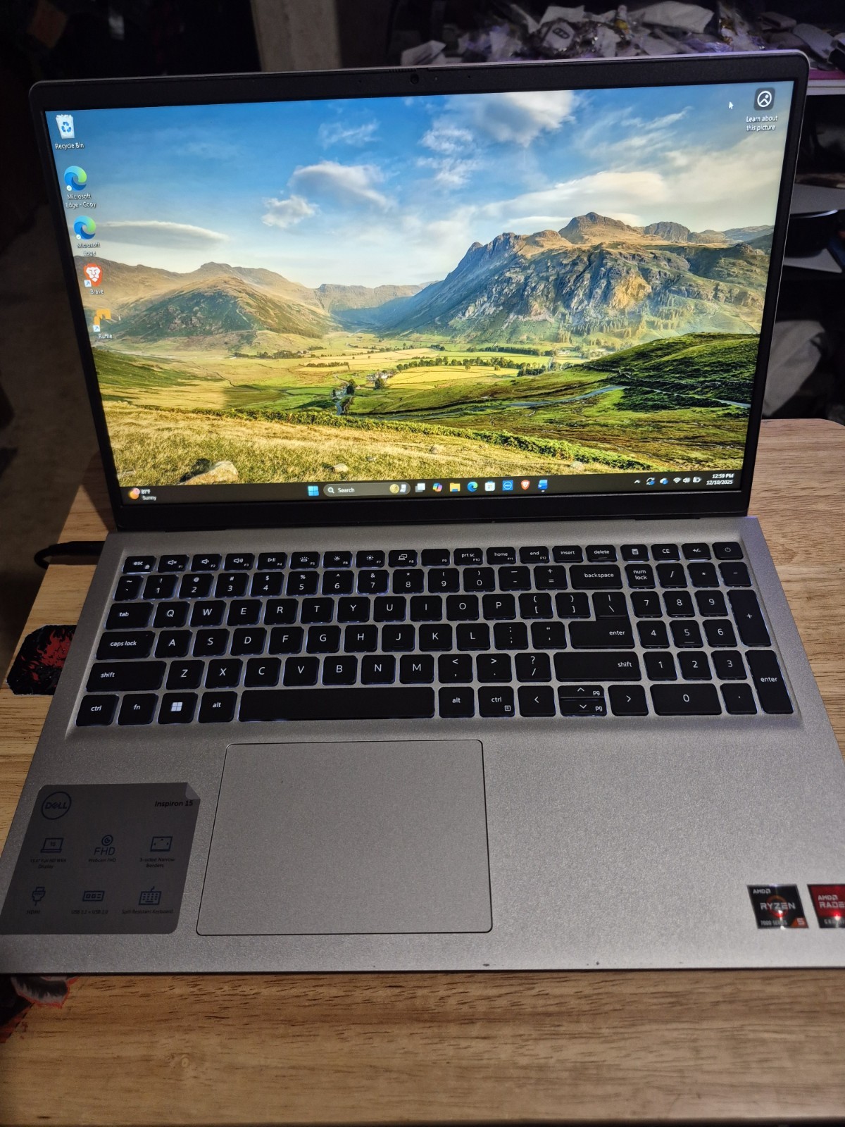 Dell Inspiron 15 3535 15.6″ AMD Ryzen 5-7520U, 8GB Ram, 512GB NVMe, Laptop