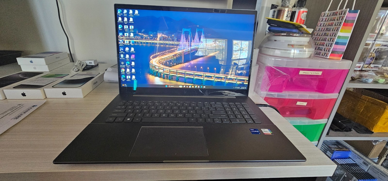 HP Envy 17T-CR100 17.3″ Touch i7-13700H 16GB 512GB SSD W11H, Touch but has issue