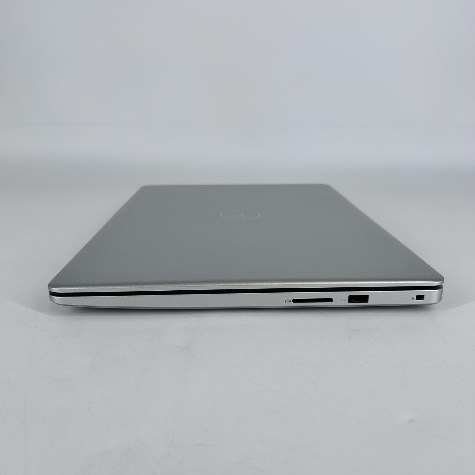 Dell Inspiron 5593 15.6 Silver FHD i7-1065G7 1.30GHz 32GB 512GB SSD Very Good