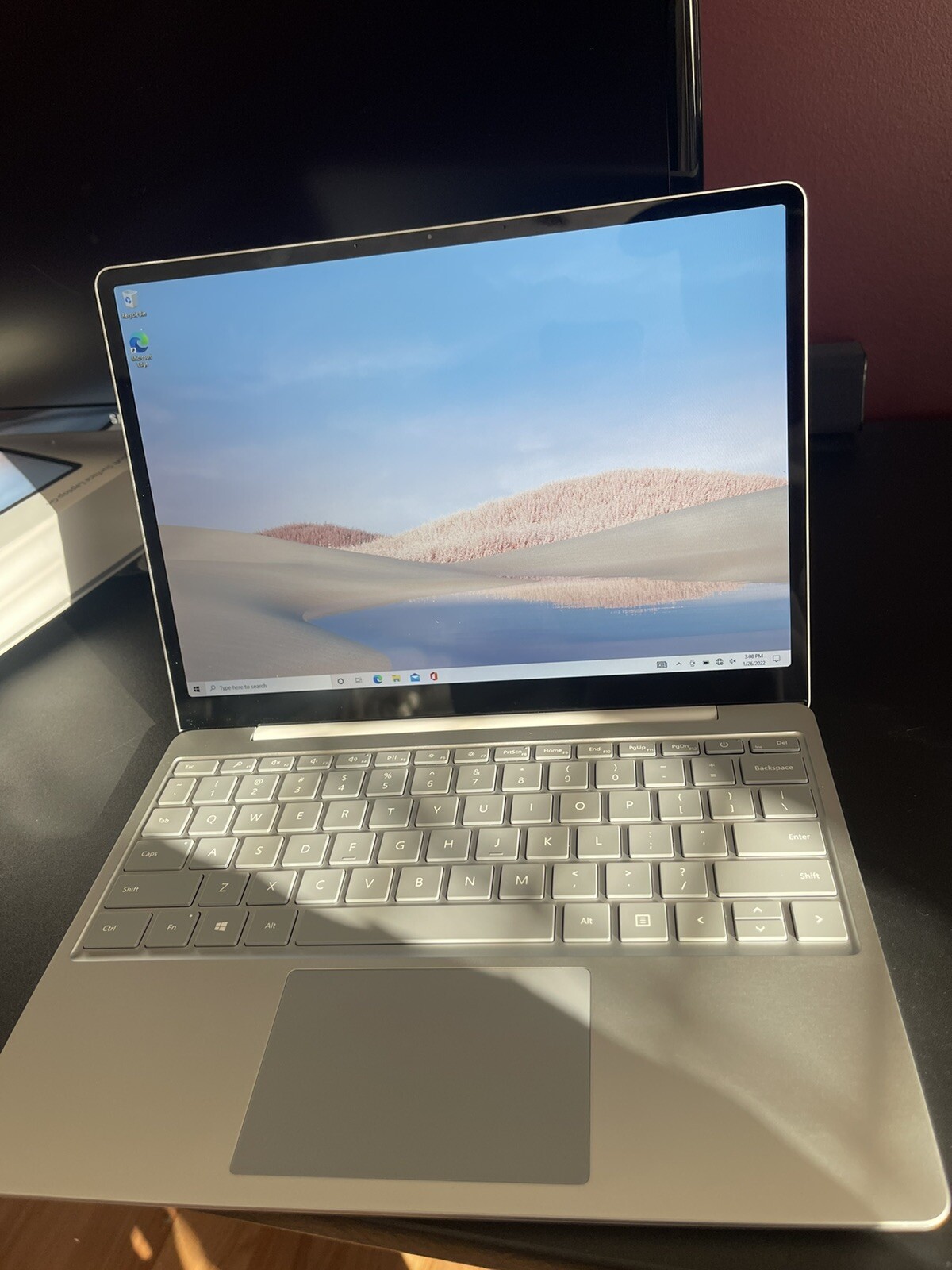 Microsoft Surface Laptop Go 12.4″ (64GB, Intel Core i5 10th Gen., 3.60 GHz, 4GB)