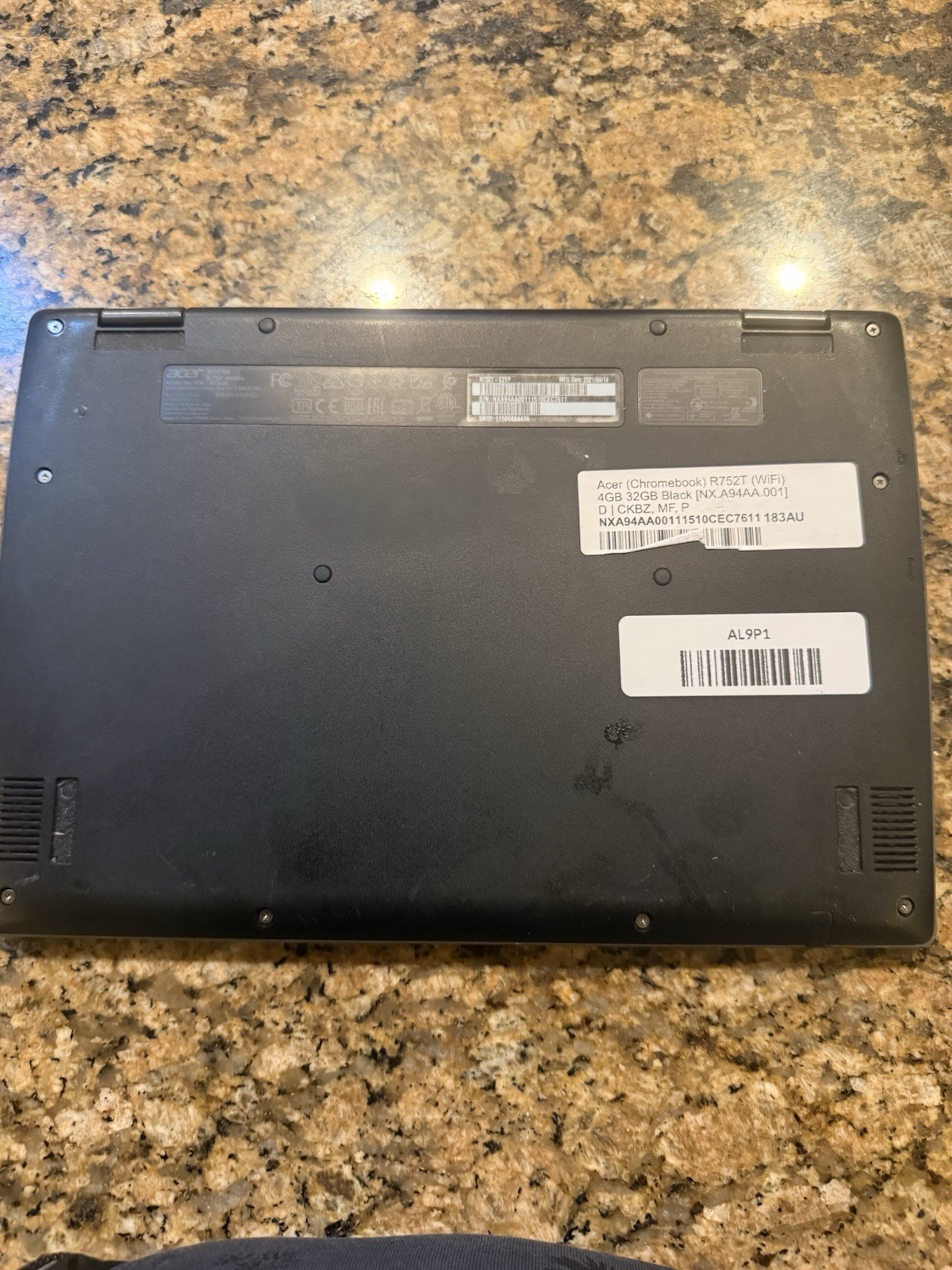 Acer R752T Chromebook 11-inch – Intel Celeron 4GB RAM 32GB With Charger