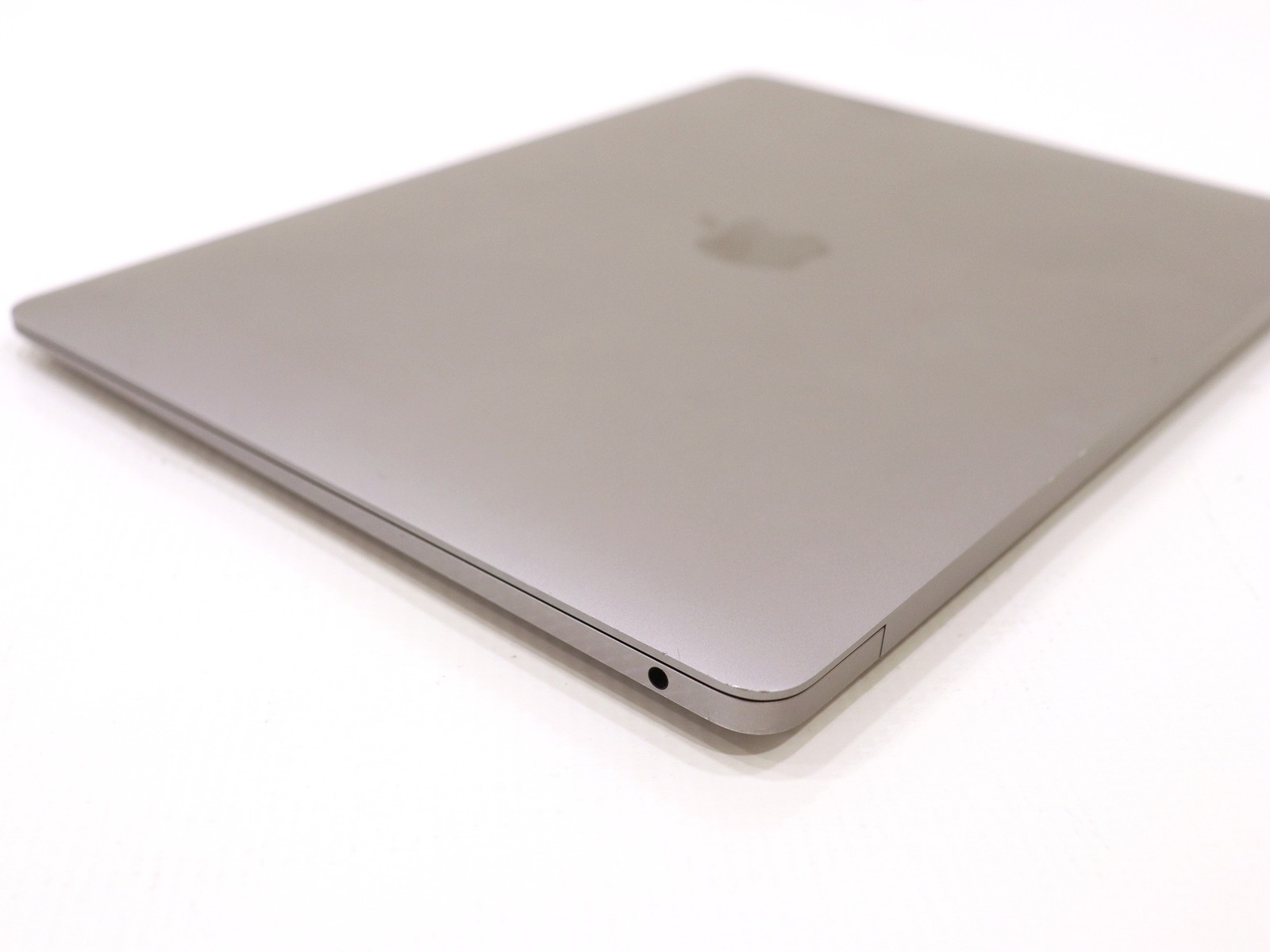 Apple MacBook Air Retina 13″ A2179 Core i3 8GB 256GB SSD – Bad Battery Read