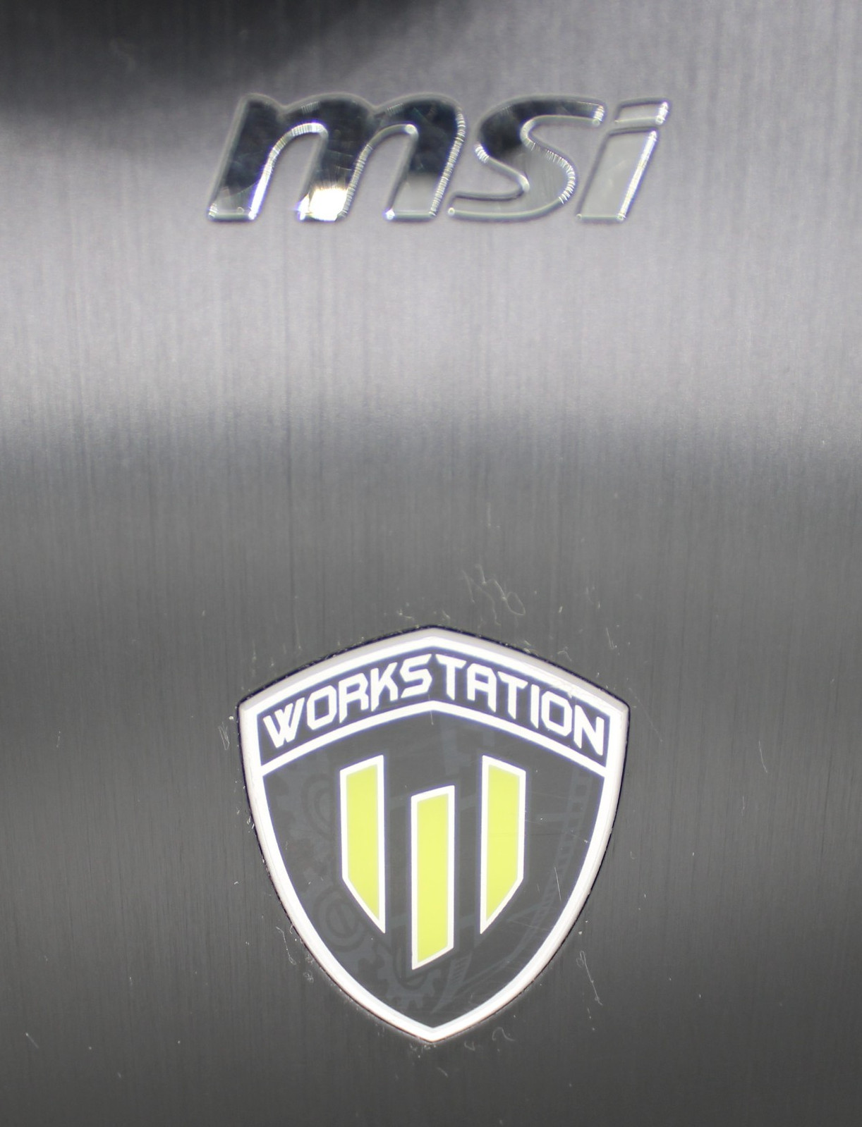 MSI Mobile Workstation MS-1776 E3-1505M 32GB DDR4 RAM 2x 128GB SSD Quadro M2000M