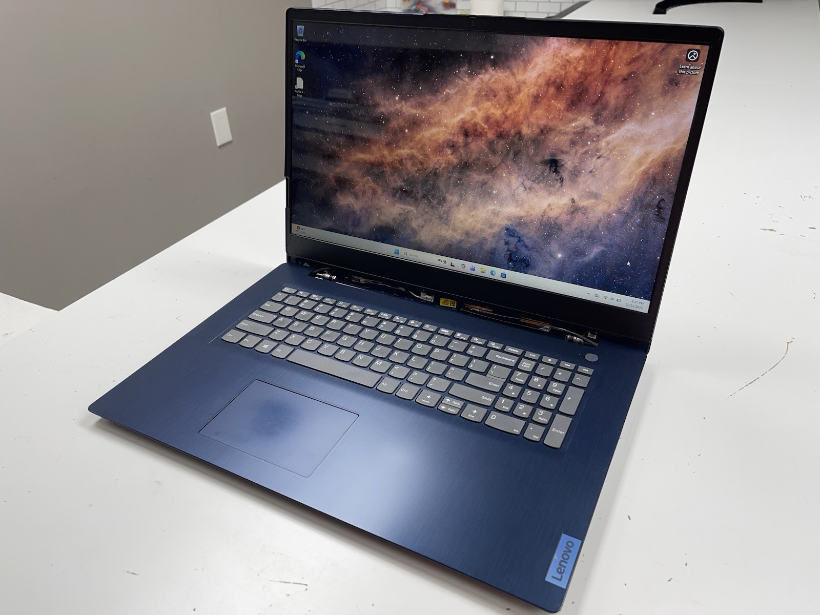 Lenovo IdeaPad 3 17ITL6 17.3″ 500HDD, Intel Core i3-1115G4, 8GB RAM) Needs Bezel