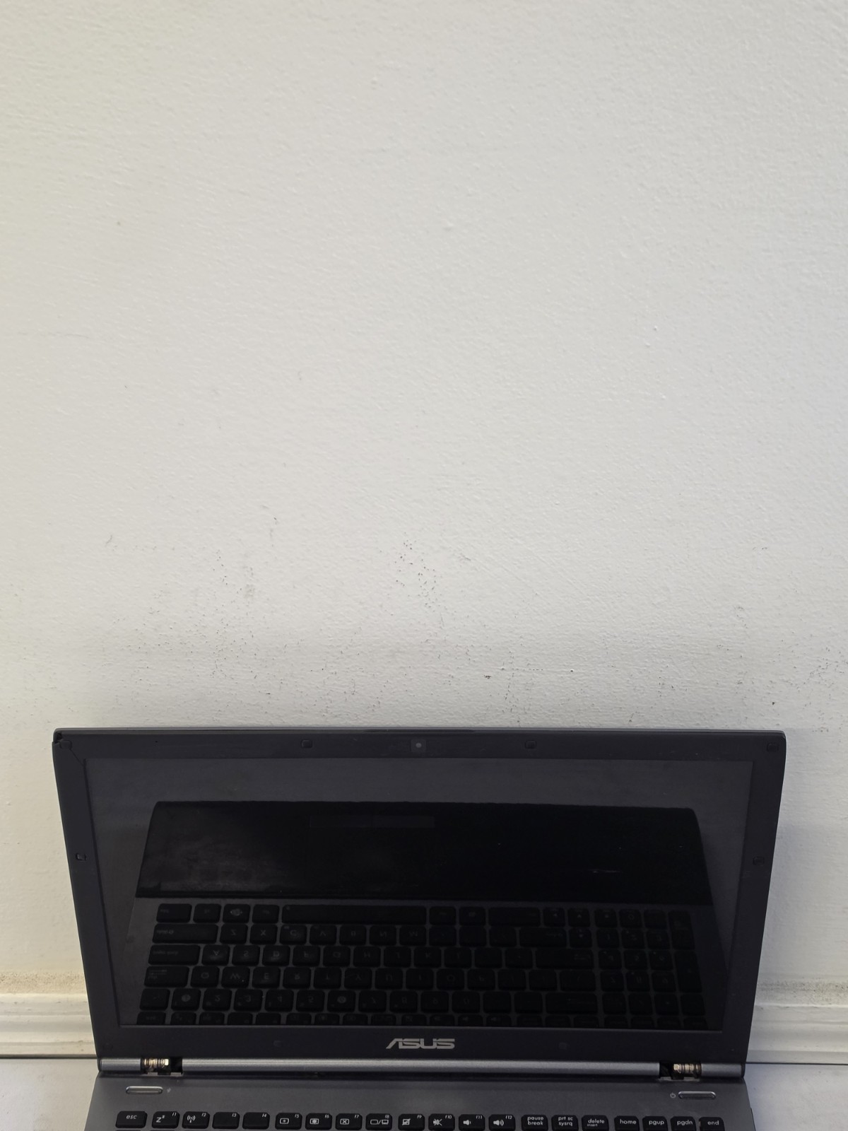 ASUS U56E Laptop – Intel i5-2430m – 12GB RAM – 160GB HDD NO BATT Win 10 – READ
