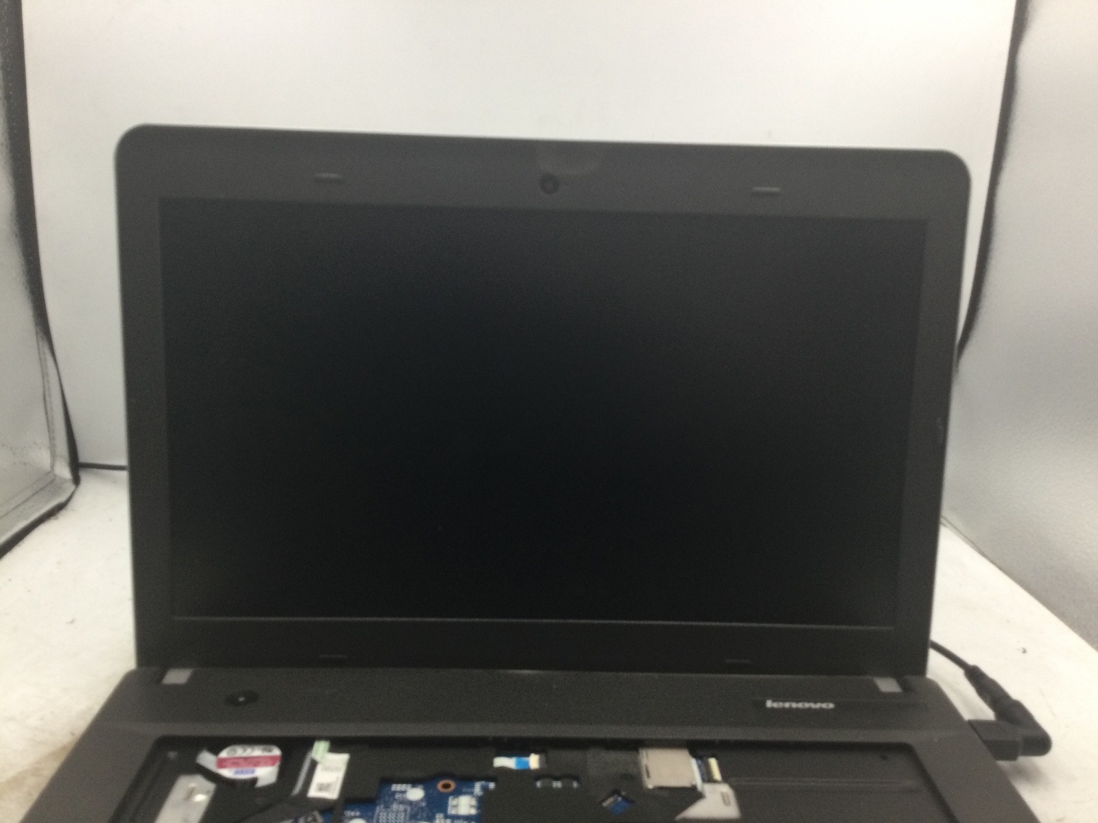LENOVO THINKPAD E431 – INTEL I3 – NO RAM – FOR PARTS – READ DESCRIPTION – BB