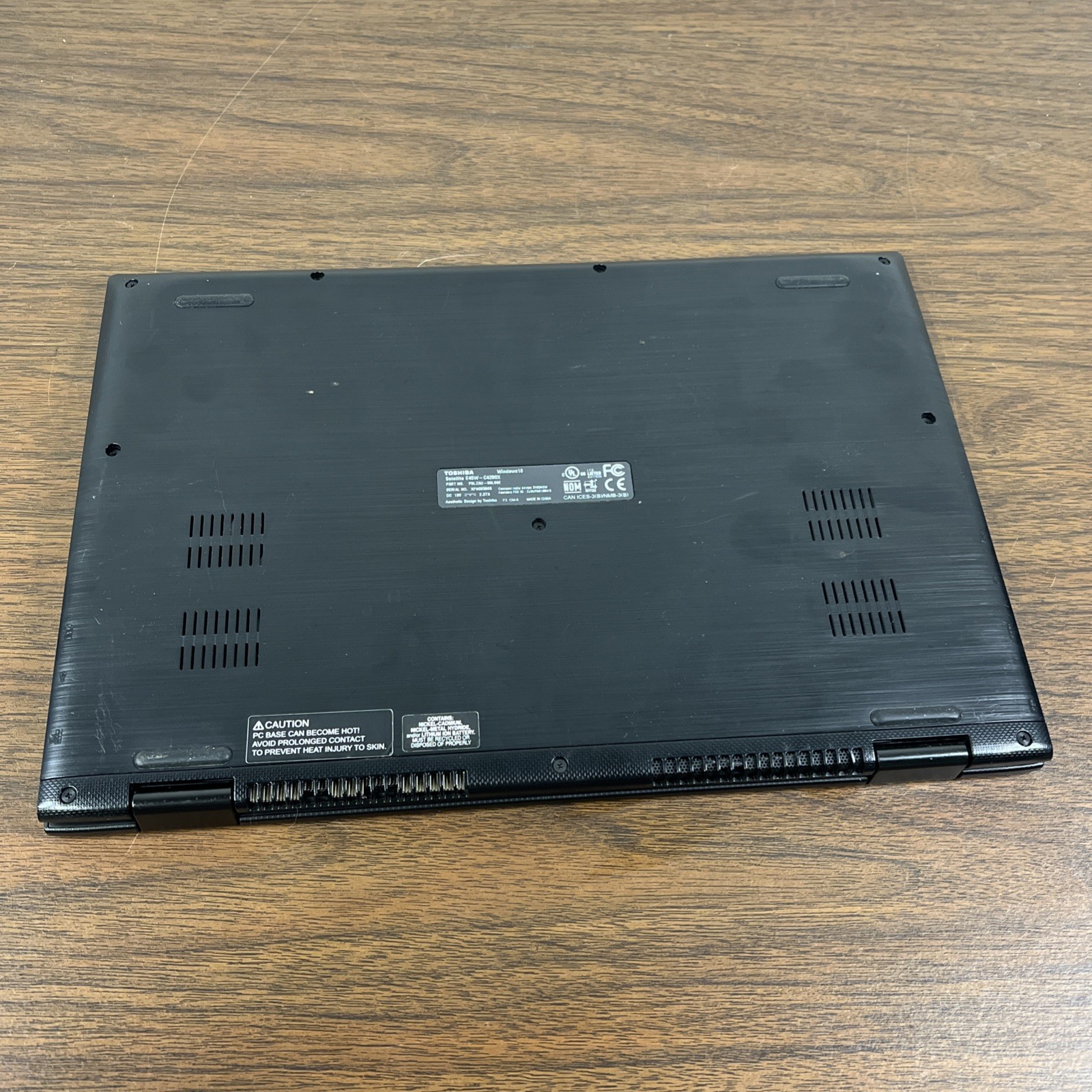 Toshiba Satellite E45W-C4200X 14in. 500GB, 6GB RAM Intel Core i3 5th Gen. 2.1GHz