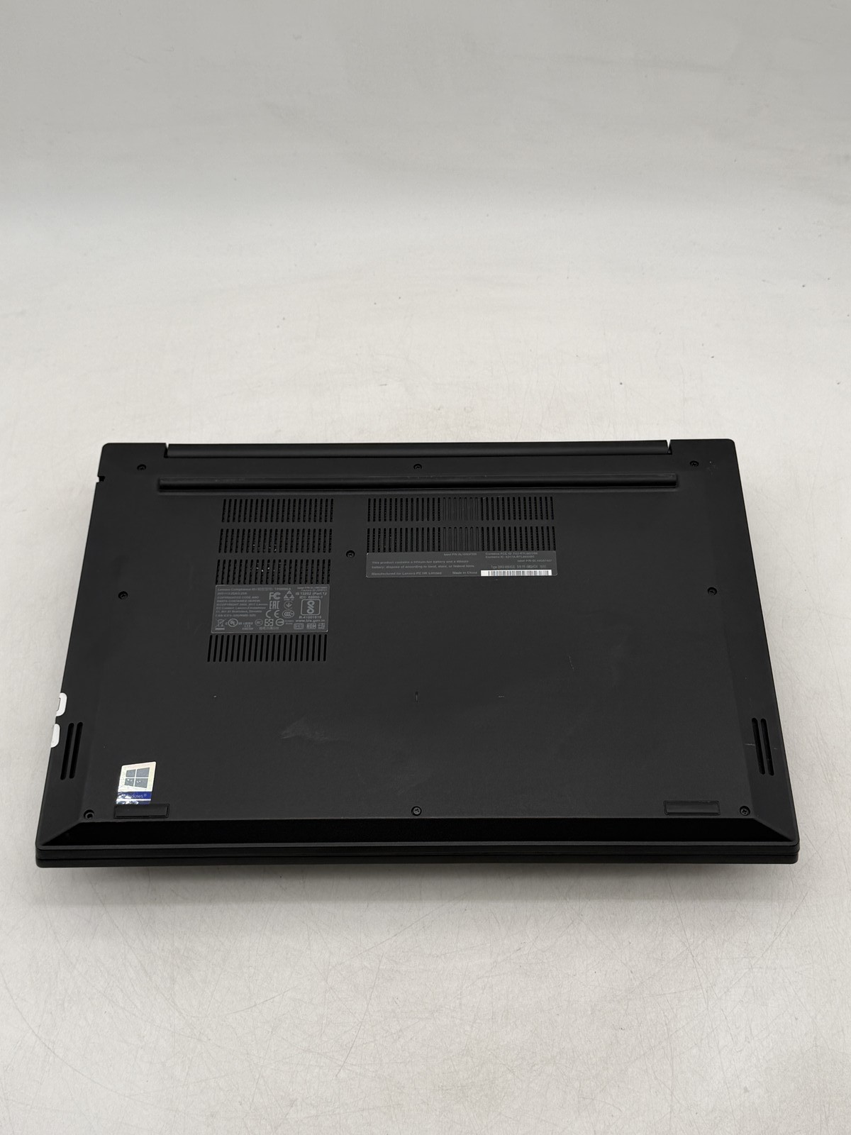 Lenovo ThinkPad (E585) 15.6inch AMD Ryzen 3 2200U 4GB 128GB NO OS Read