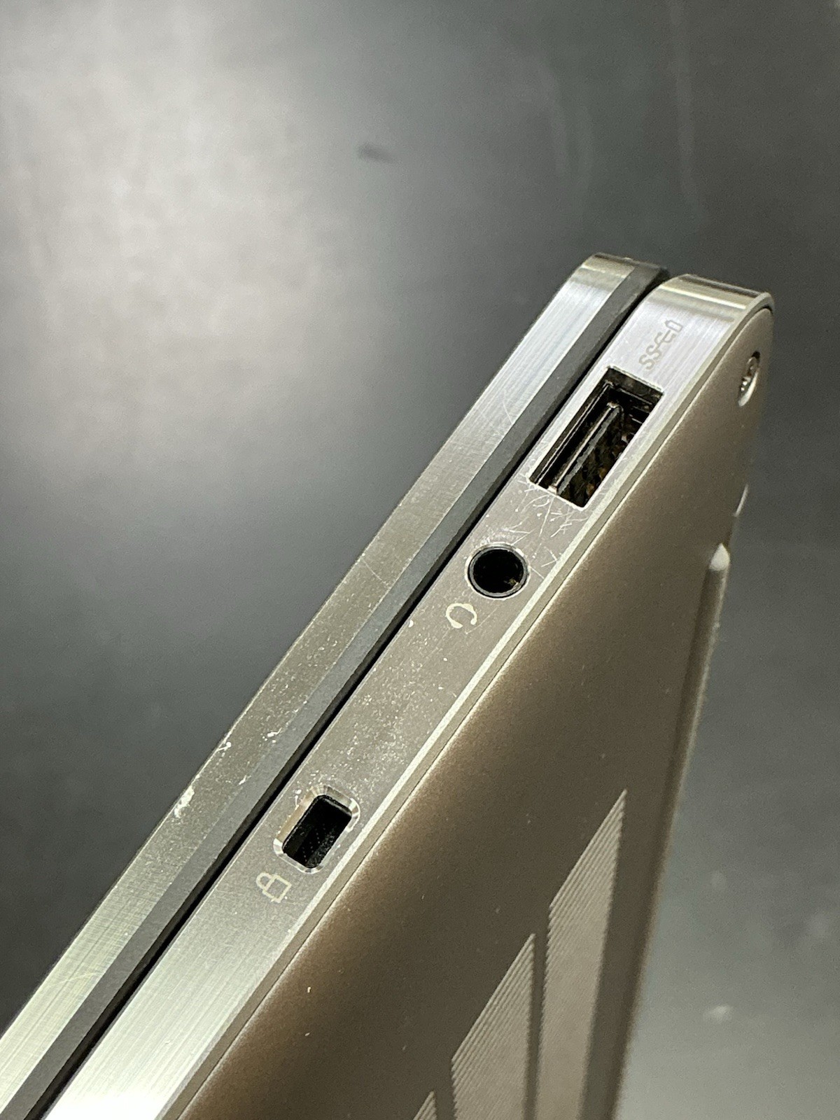 Dell Latitude 9520 15″