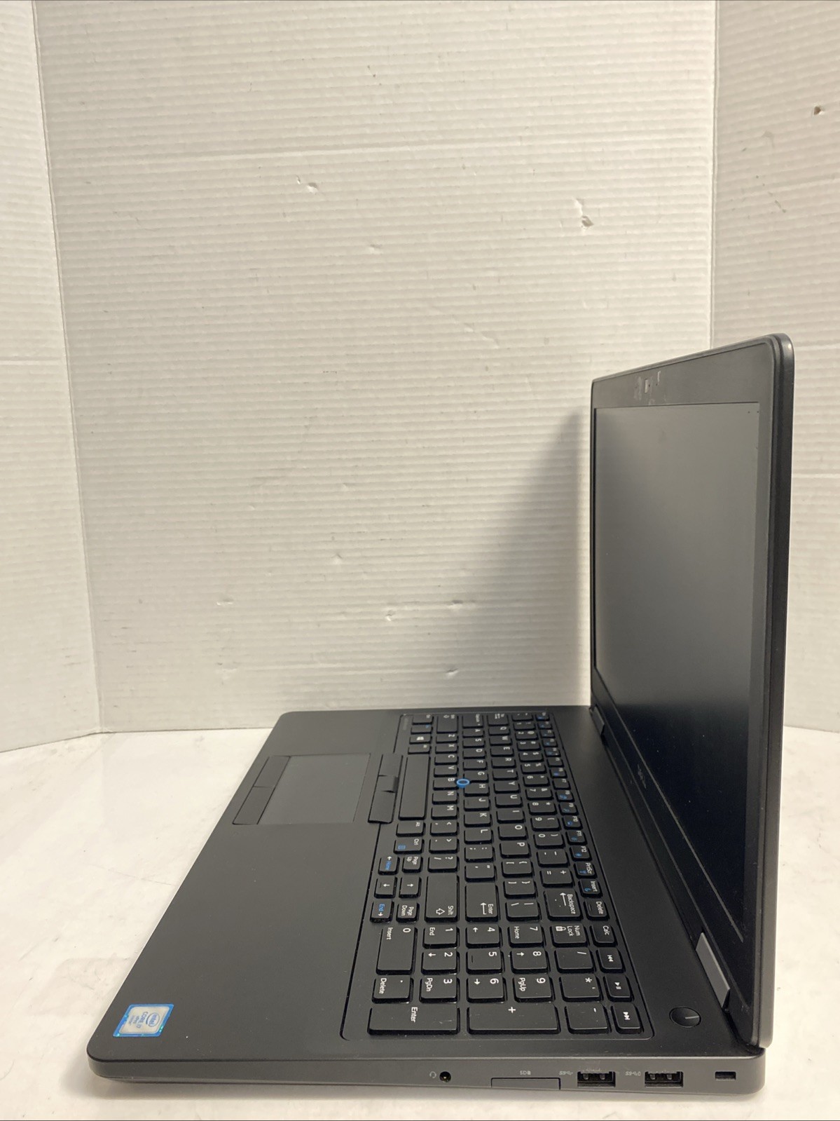 Dell Latitude E5570 15″ Core i7-6820HQ 2.7GHz NO HDD NO OS NO RAM For PARTS