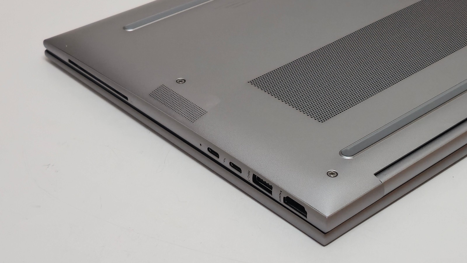 HP ZBook Firefly 14 G10 Workstation i7-1370P 32GB RAM 1 TB SSD 14″ WARRANTY