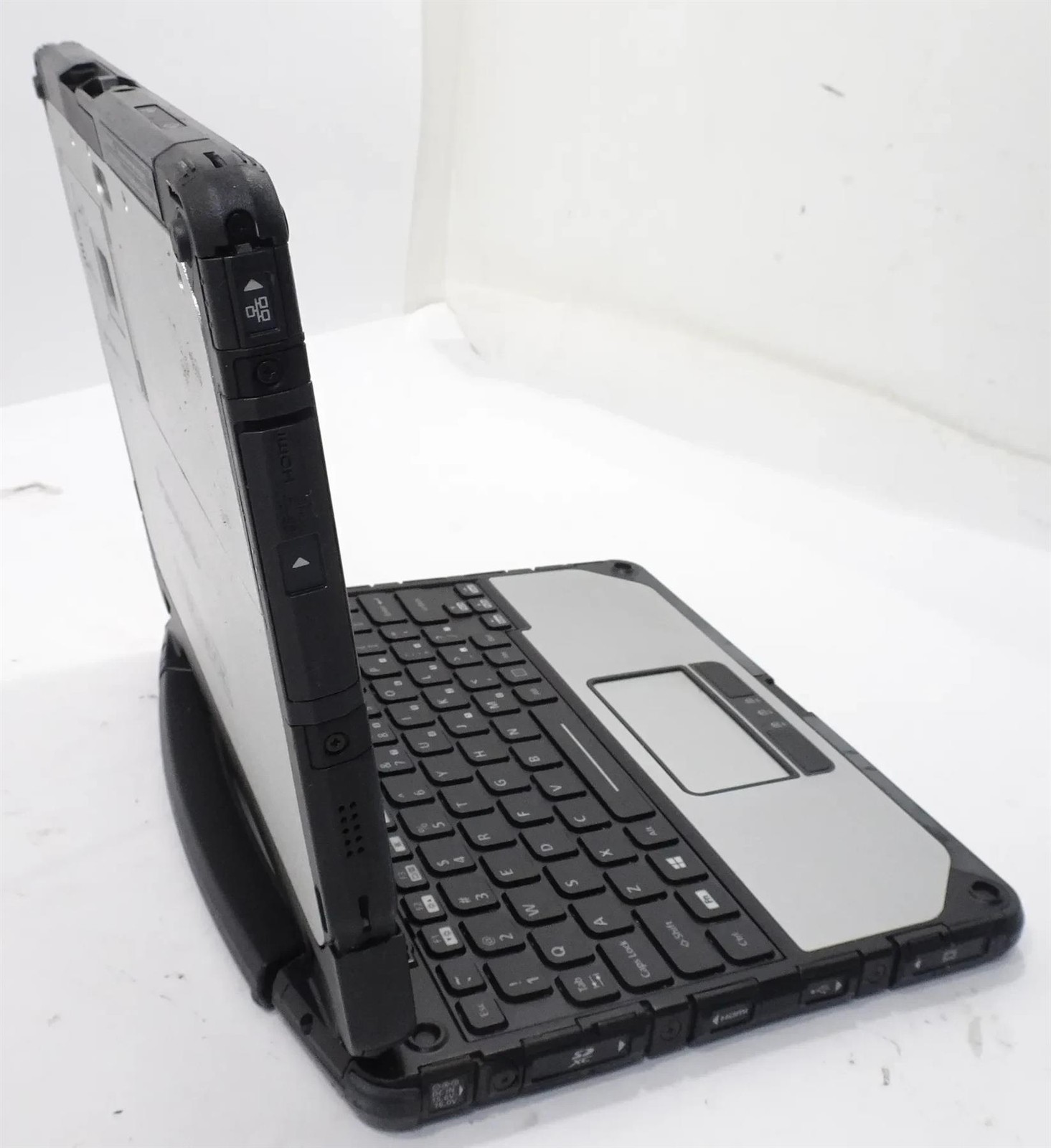 Panasonic ToughBook CF-20 Core i5-7Y57 1.20GHz 8GB – No HD