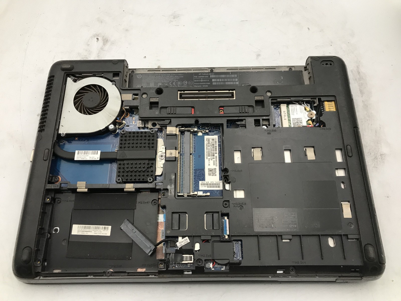 HP PROBOOK 640 G1 – FOR PARTS/BAD LCD – INTEL I5 4TH GEN – NO RAM -14″ -READ- BB