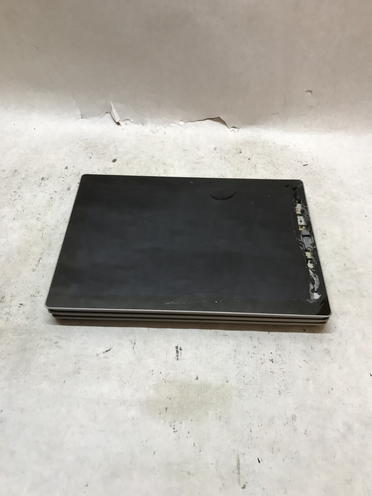 Lot of 3 Microsoft Surface 3 1645 12″ Intel Atom 4GB 32GB UNTESTED For Parts -DW