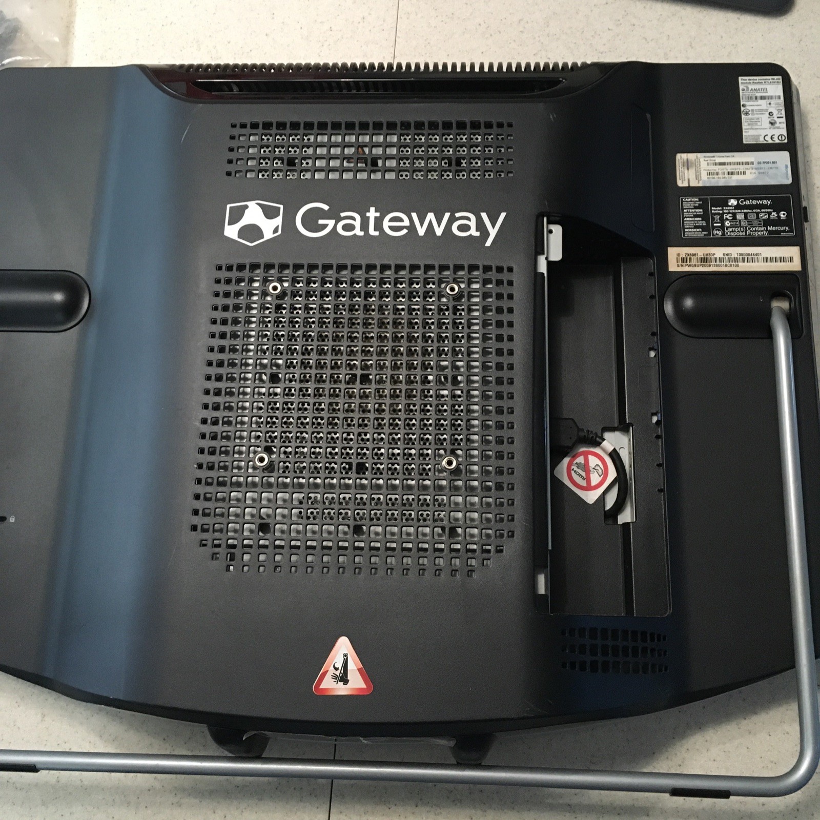 Gateway All-in-one ZX6961-WIN 7 Home i3-2100 3.1ghz, 4gb ram, 930gb HDD