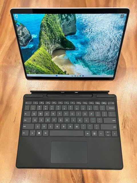 Microsoft Surface Pro 8 Business i7-1185G7 16GB RAM 512GB SSD + Keyboard