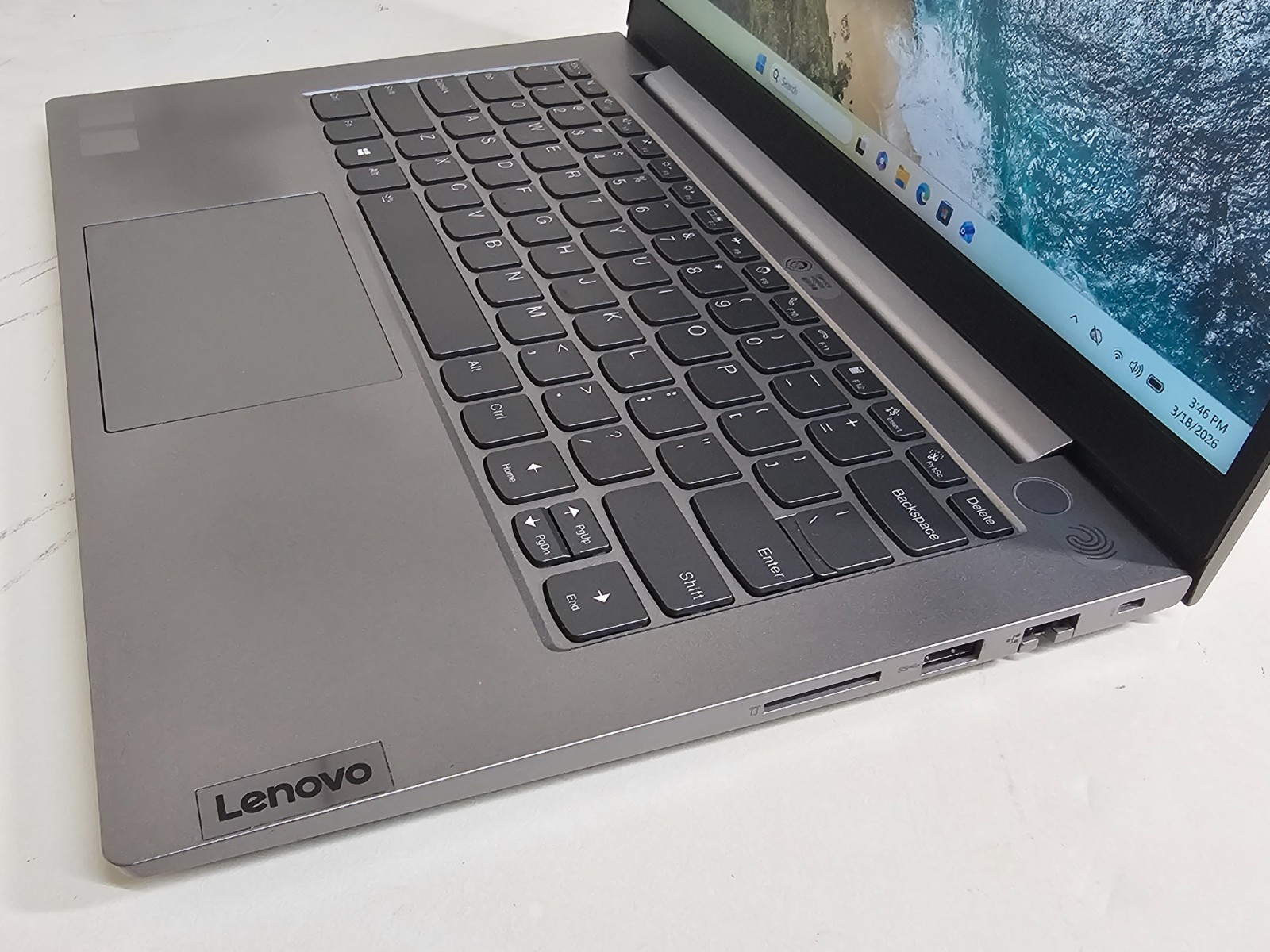 Lenovo ThinkBook 14 G2 ITL – 2.8 GHz i7-1165G7 16GB 512GB 14″ Touchscreen – SP1