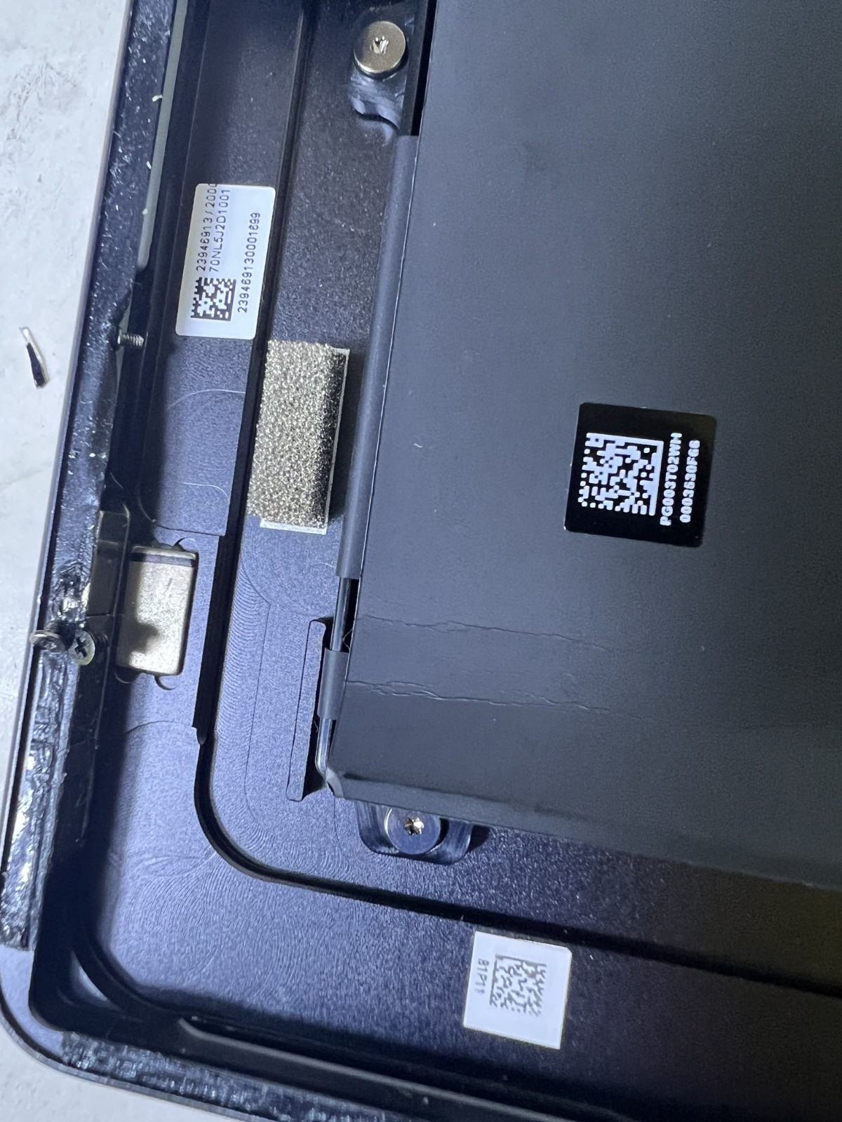 Microsoft Surface Pro 9 13″ i5-1235U 8GB RAM 2038 As-Is No Screen No SSD READ !