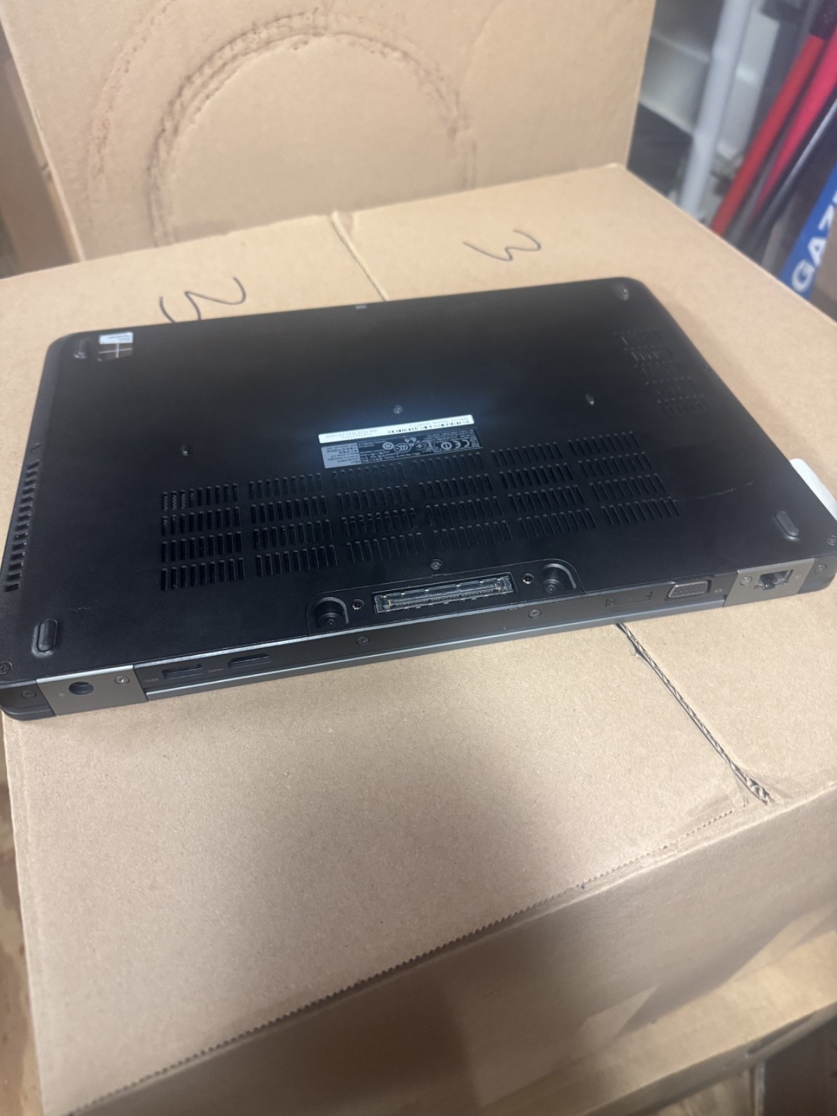 Dell Latitude E5470, i7, 250gb ssd, win 11 pro, 6th gen, 8gb Ram.