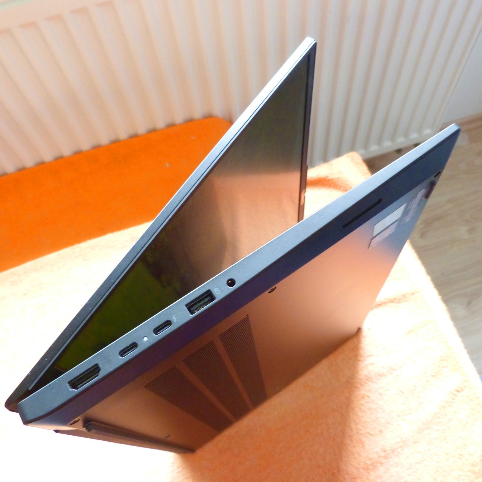 Lenovo E16 G3 ULTRABOOK l 512GB SSD Windows 11 PRO l ULTRA 5 12 CORE l 16GB RAM