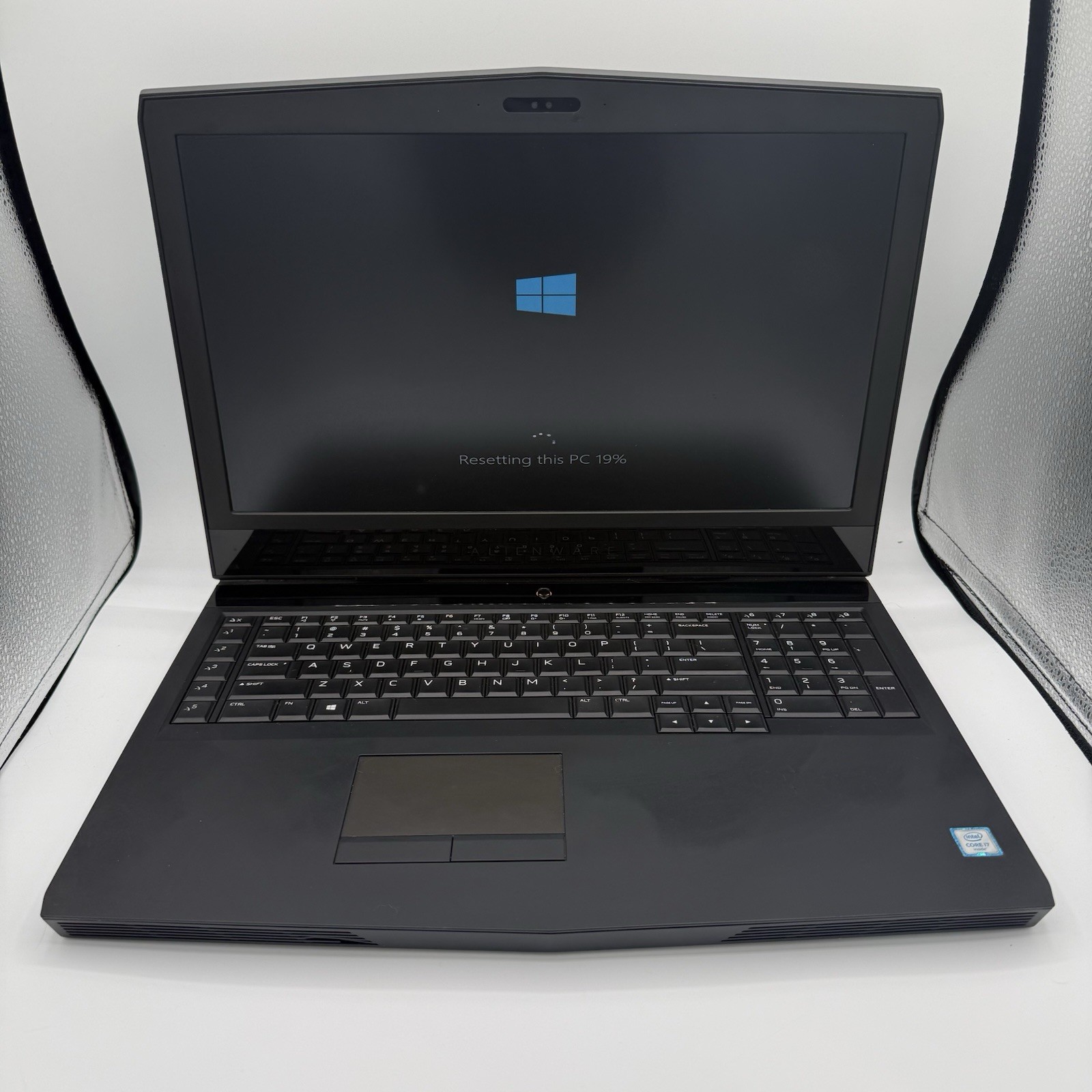 Alienware Dell 17 R4 17-6700HQ 17.3 SSD 1TB HDD 8GB Gaming Laptop Nvidia 1070