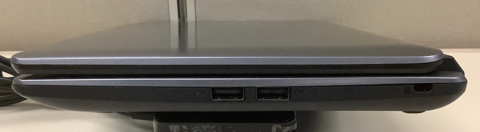 Gateway LT41P07u 11.6″ Intel 2805 4GB Ram 500 GB HD Win10 with Power Supply
